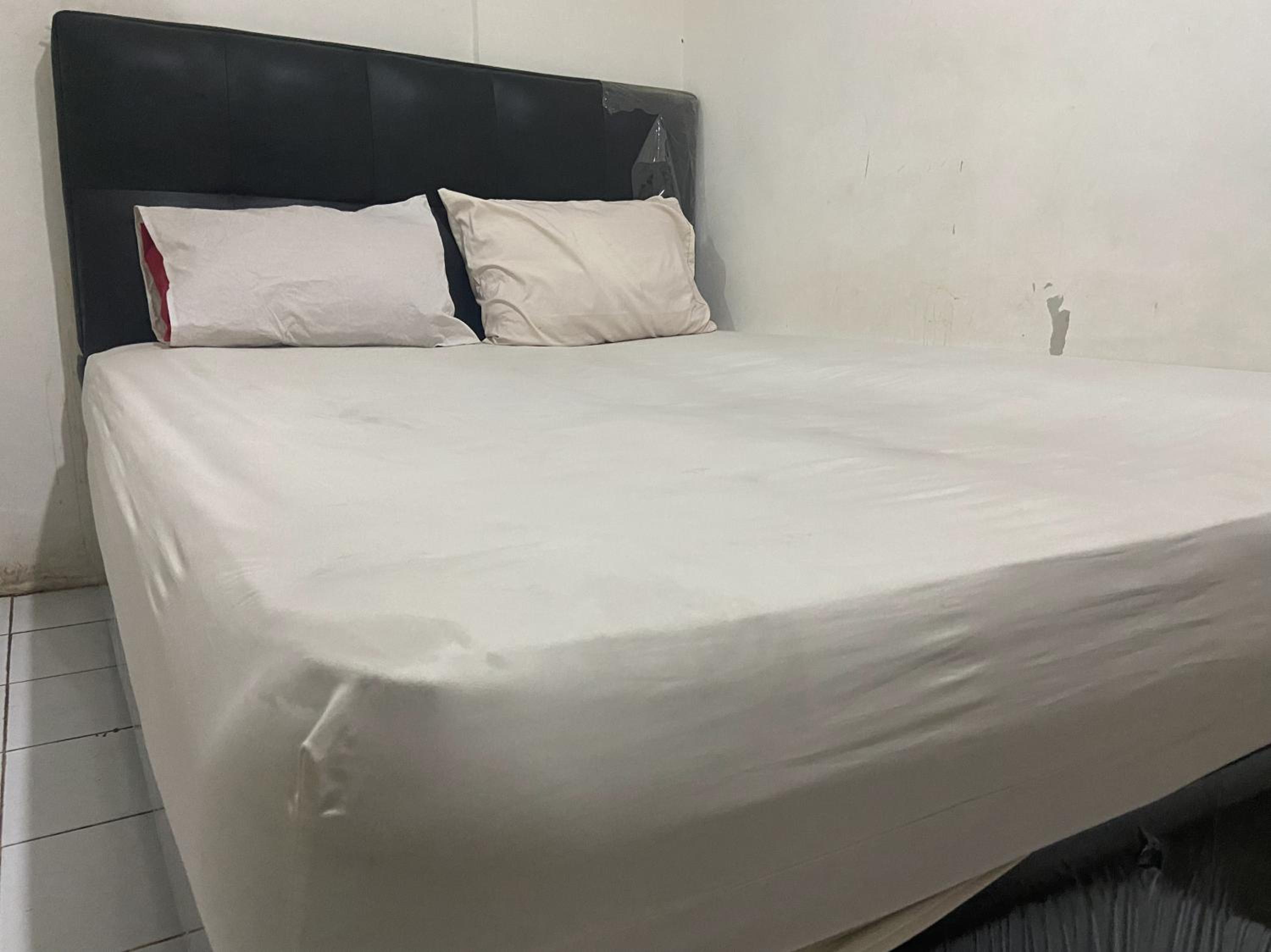 Budget Double Room - Photo 14