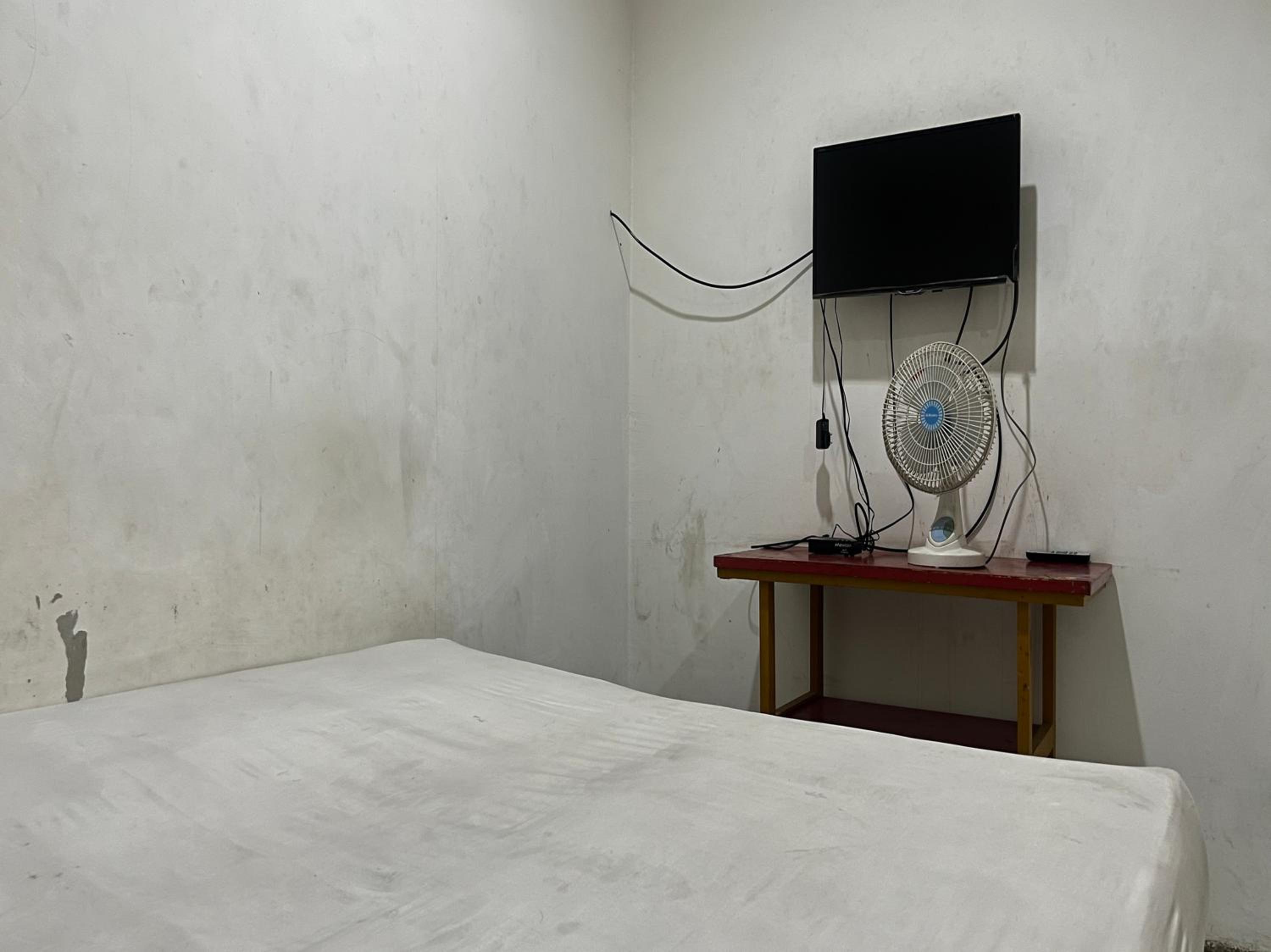 Budget Double Room - Photo 6