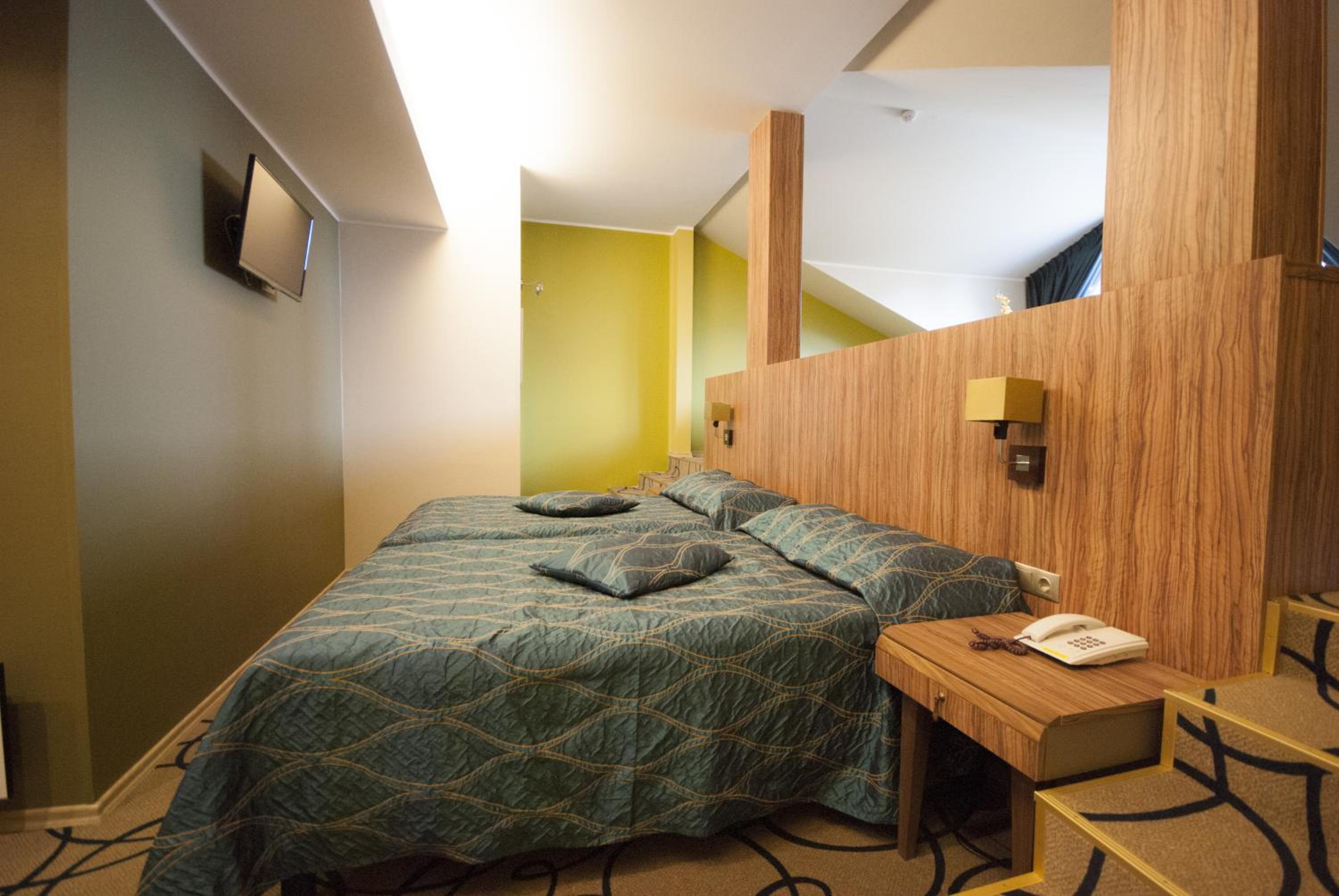Deluxe Twin Room with Spa Access photo 3