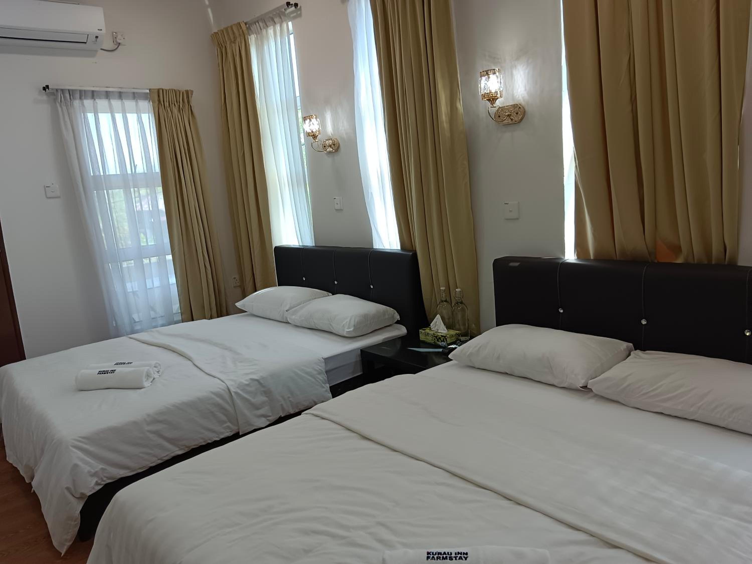 Quadruple Room with Balcony photo 2
