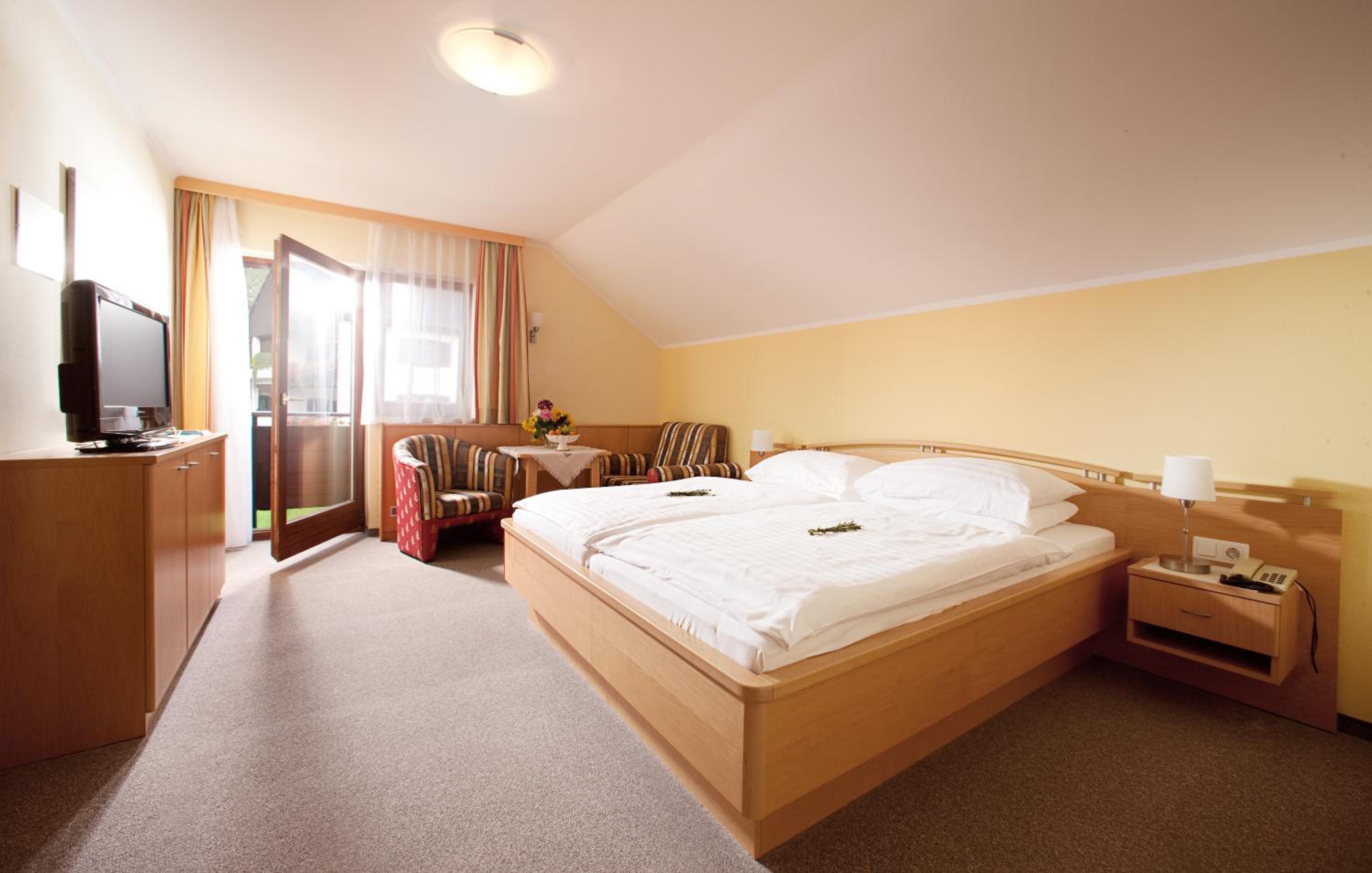 Large Double Room photo 3