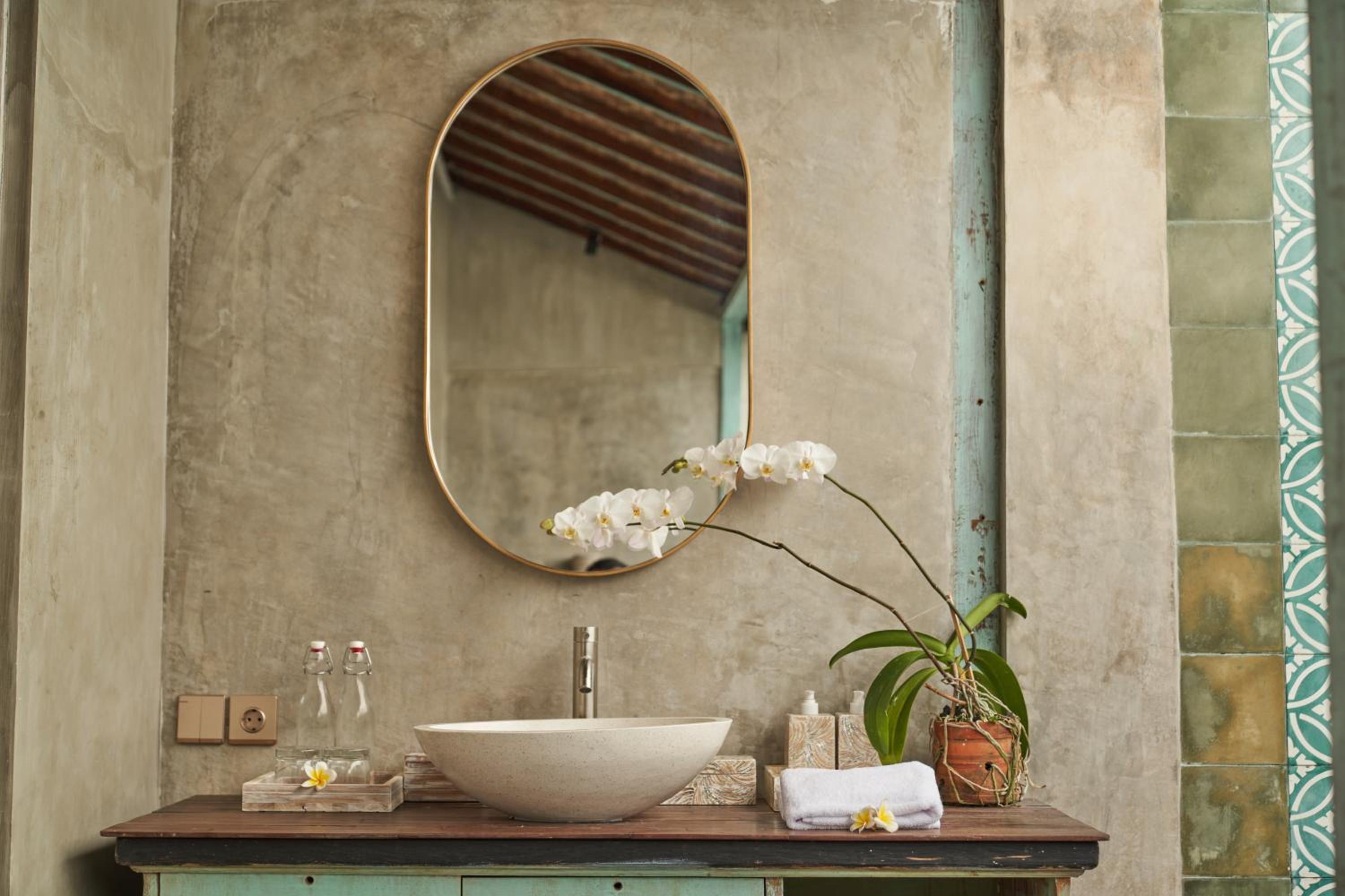Standard Suite - Photo 15