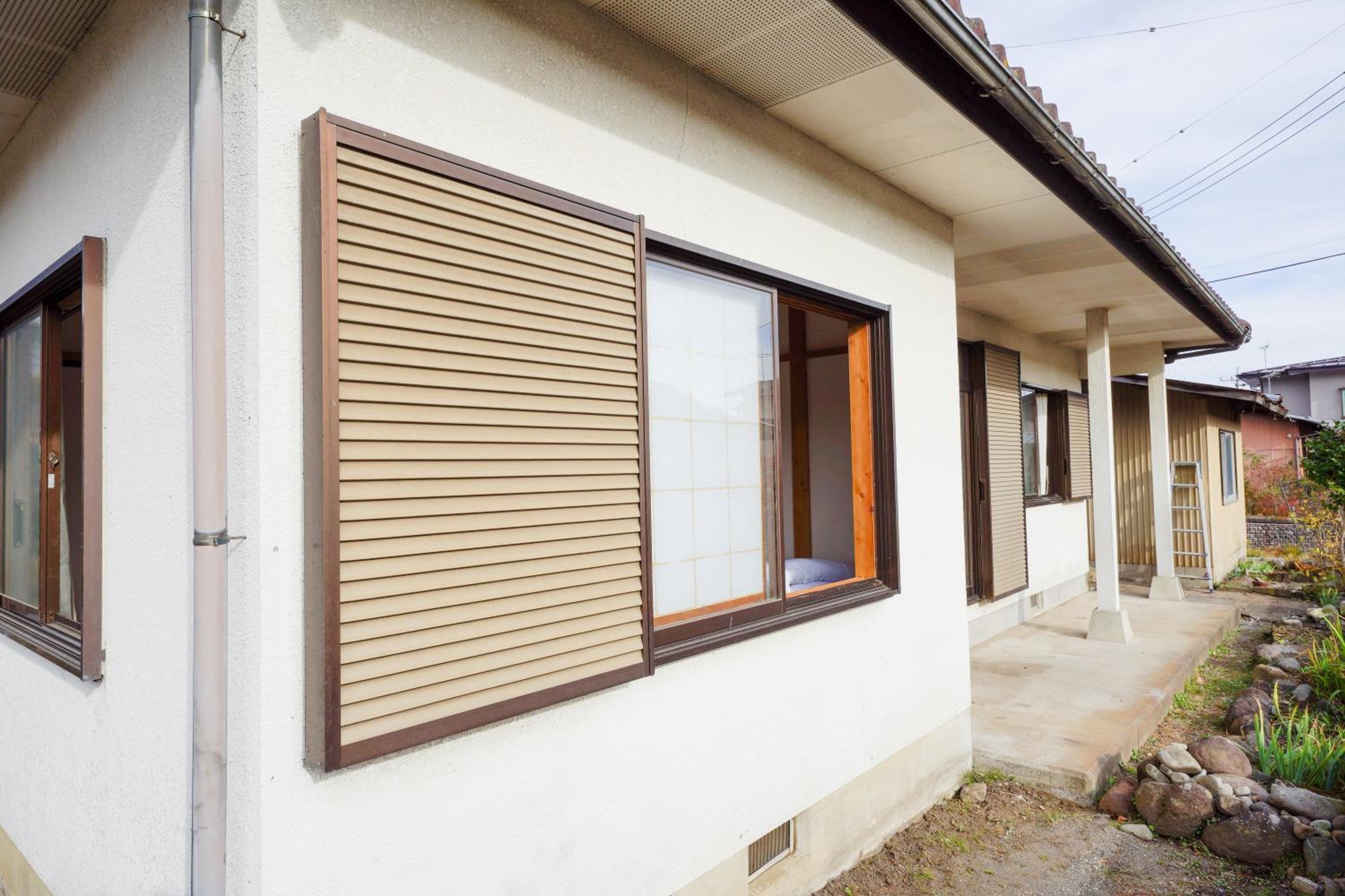 Three-Bedroom House photo 2