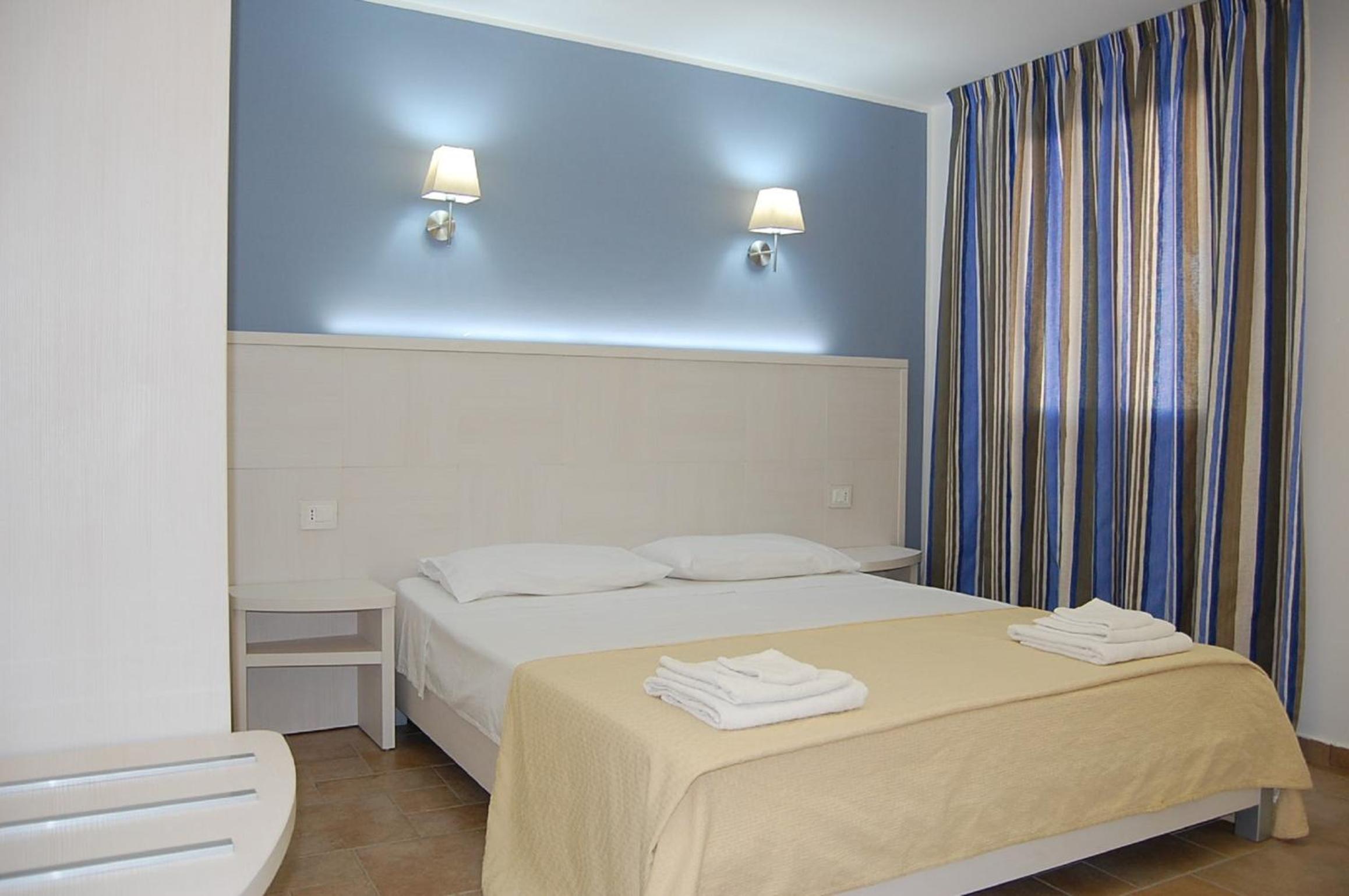 Two-Bedroom Apartment - Photo 11