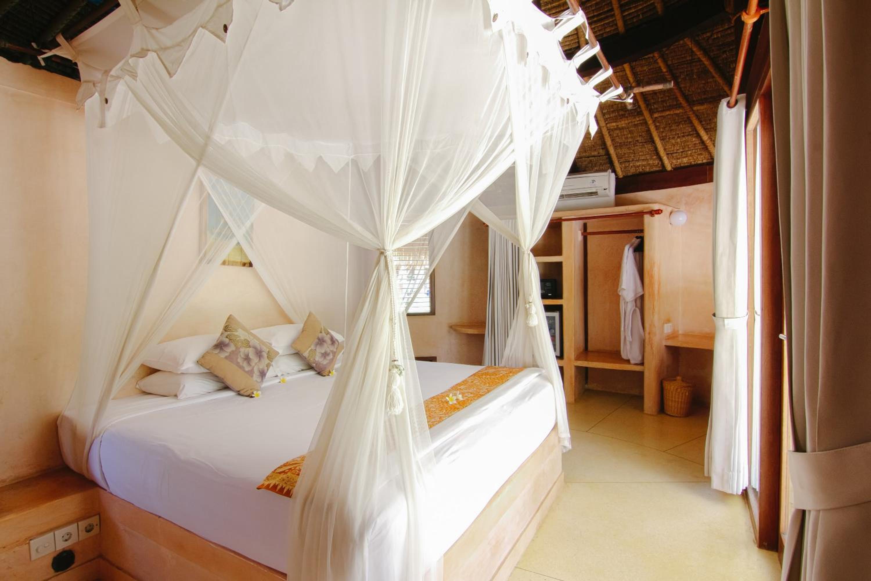 One-Bedroom Bungalow with Garden View - Photo 18