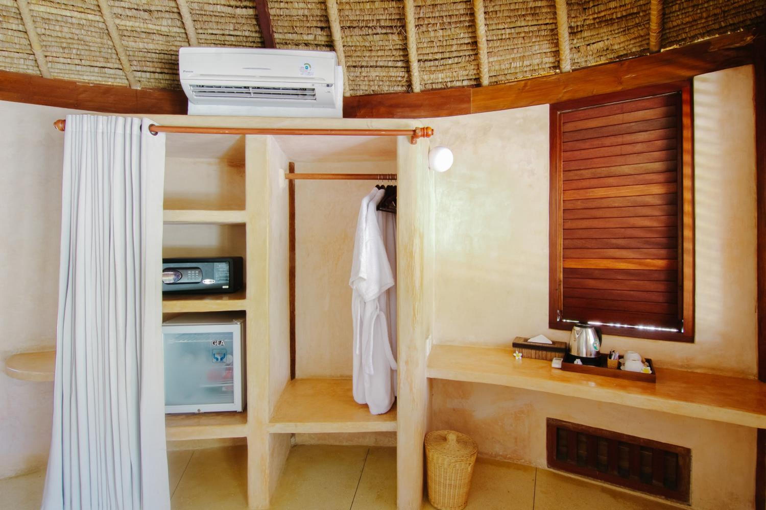 One-Bedroom Bungalow with Garden View - Photo 7