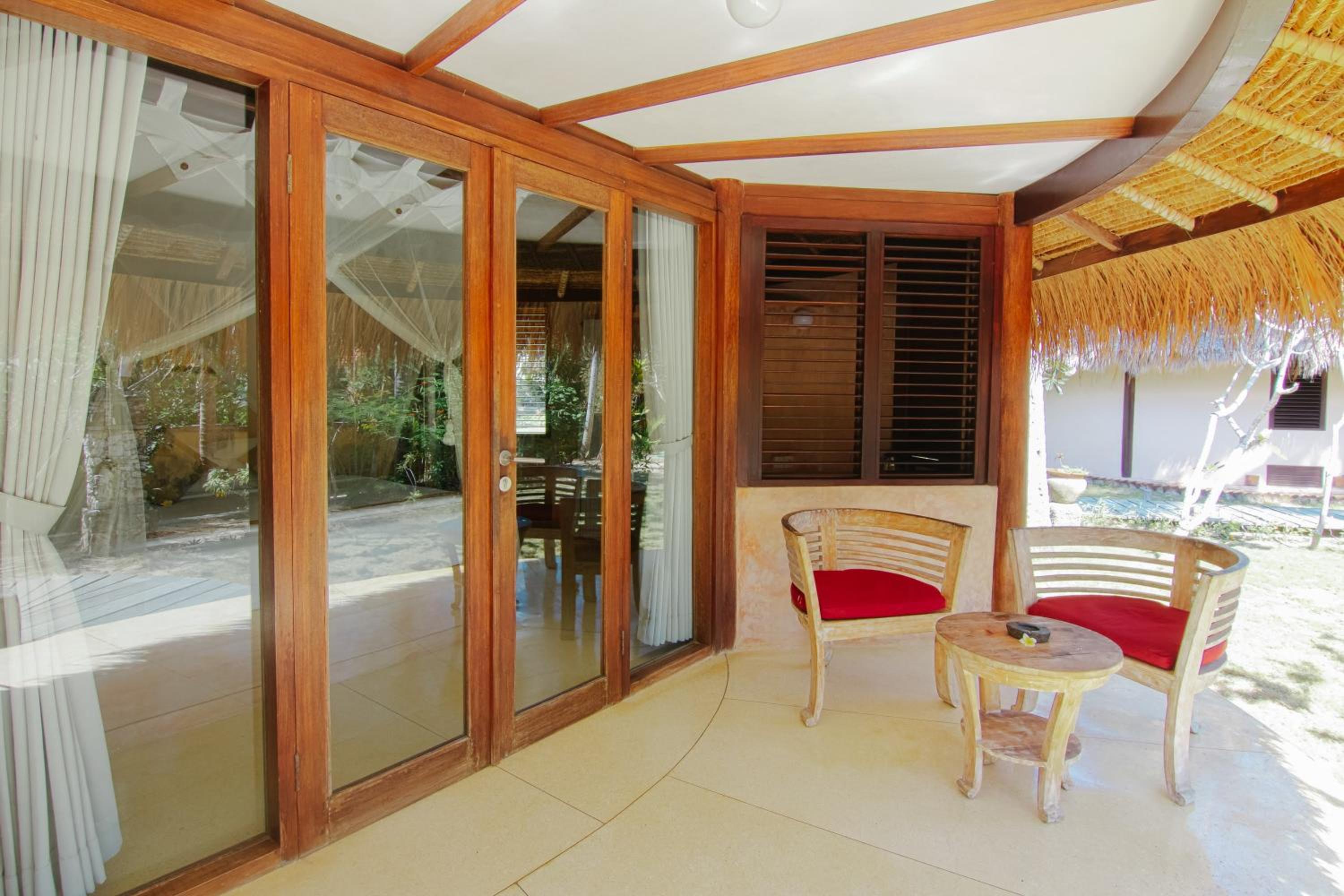 One-Bedroom Bungalow with Garden View - Photo 6