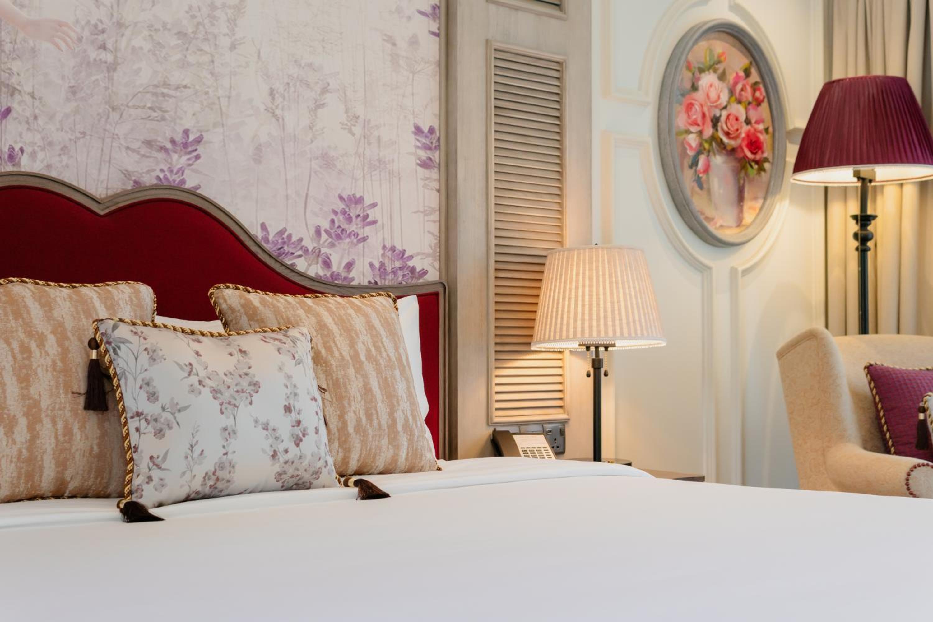 Deluxe King Room - Photo 3