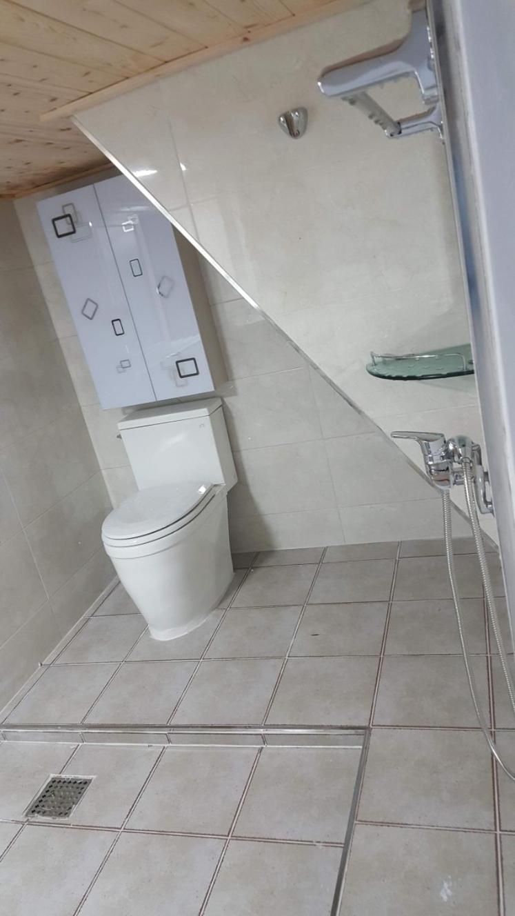 Family Room with Private Bathroom - Photo 18