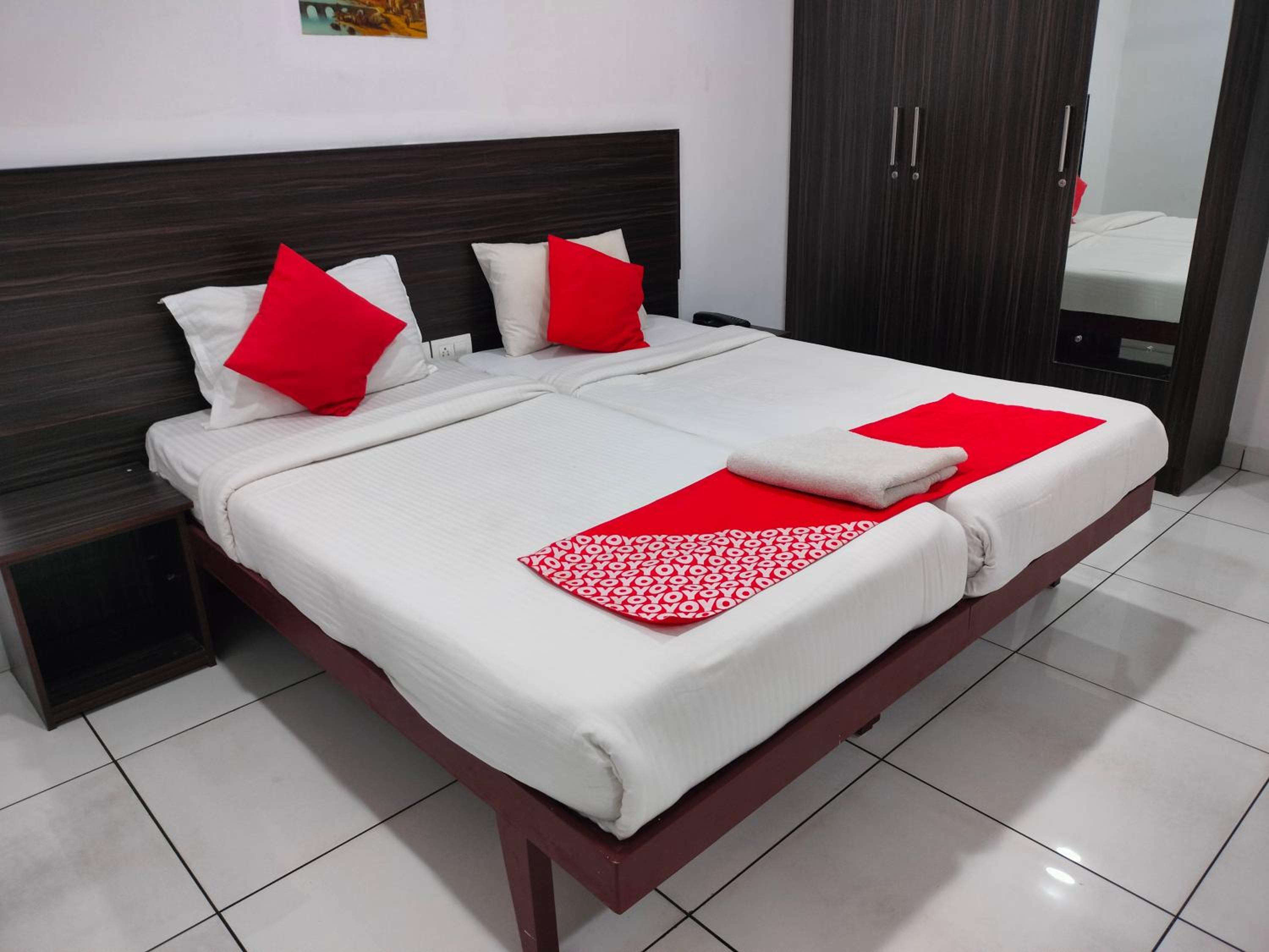 Standard Twin Room - Photo 7