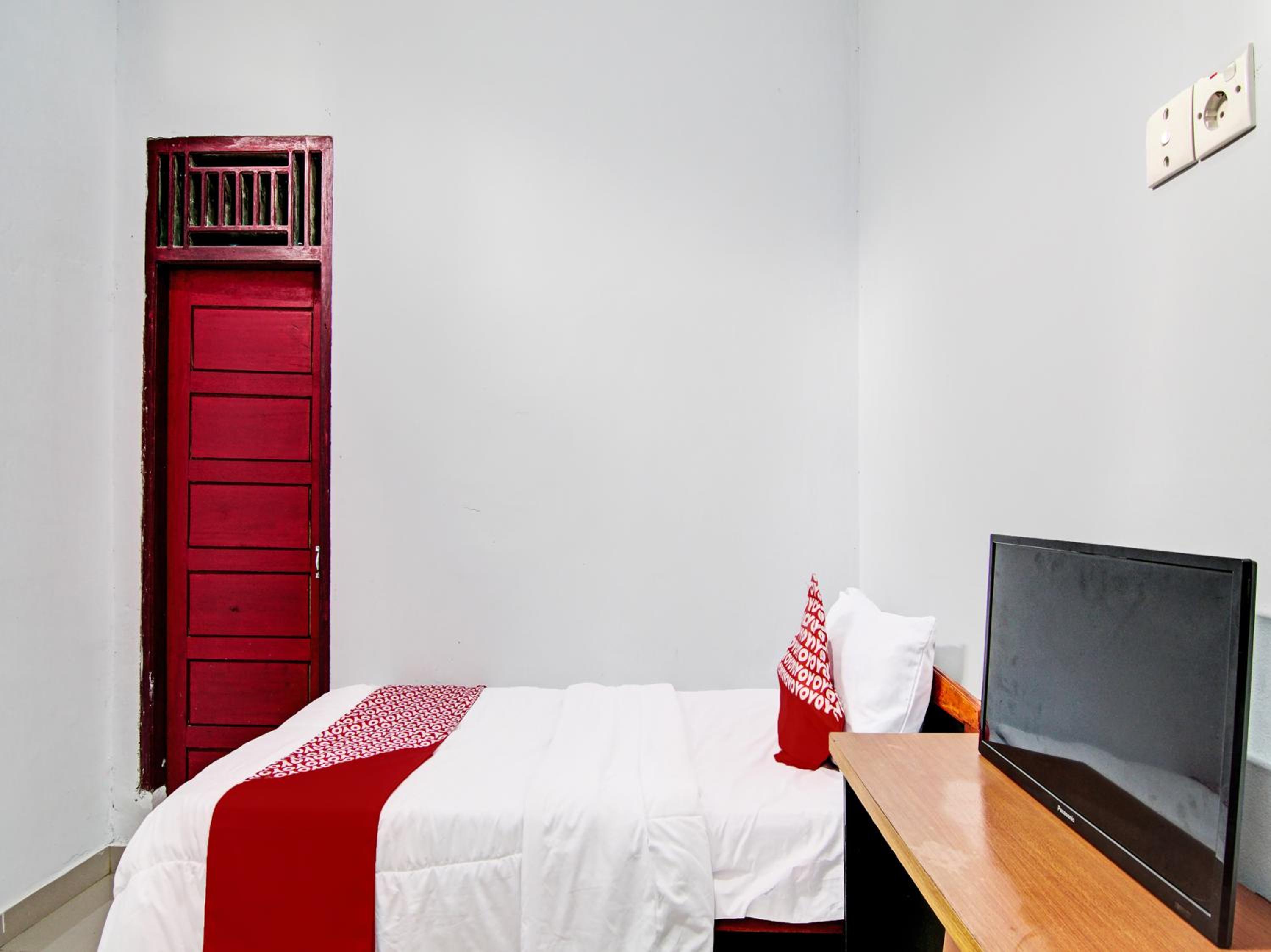 Standard Twin Room - Photo 6