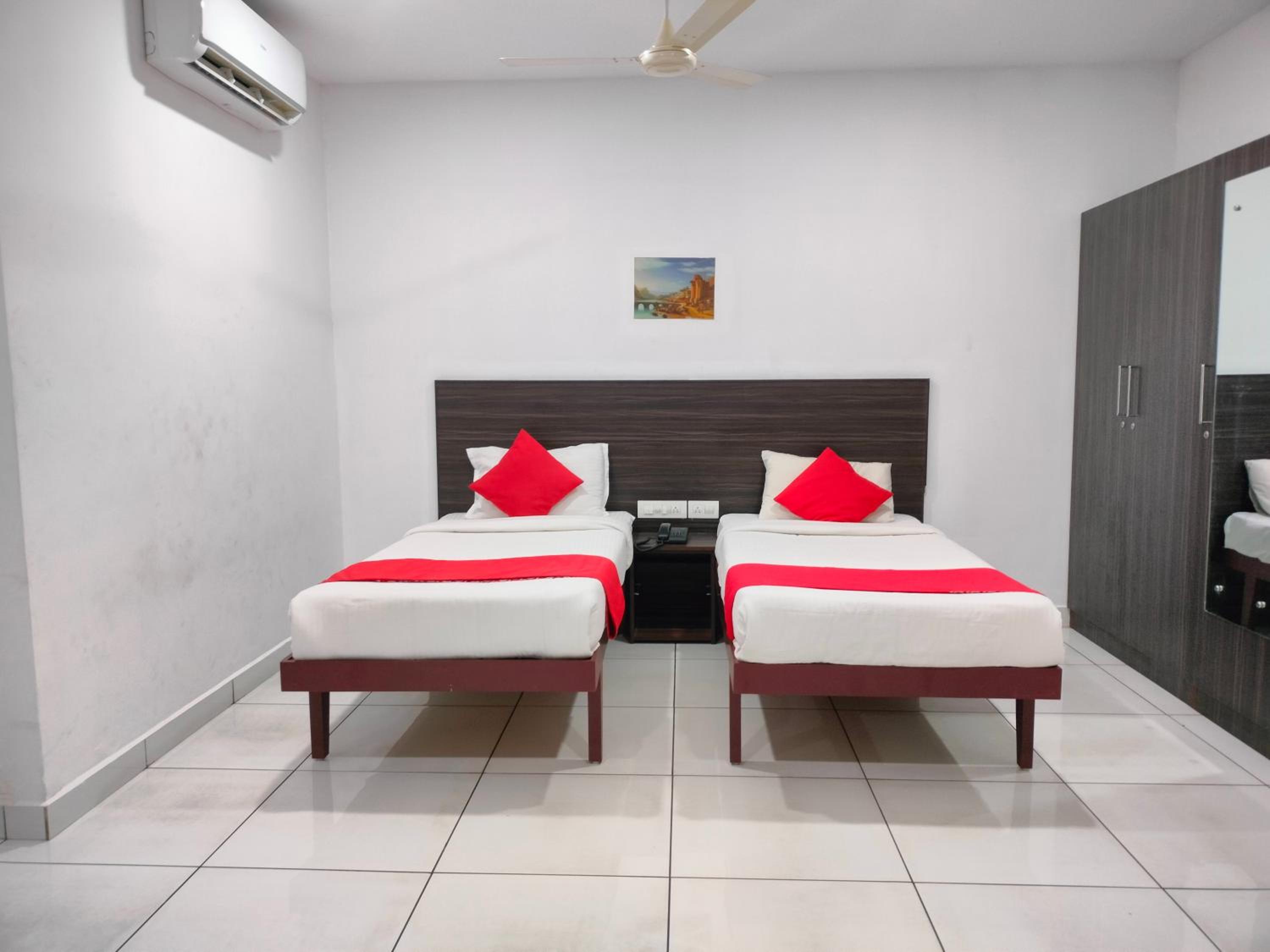 Deluxe Triple Room - Photo 17