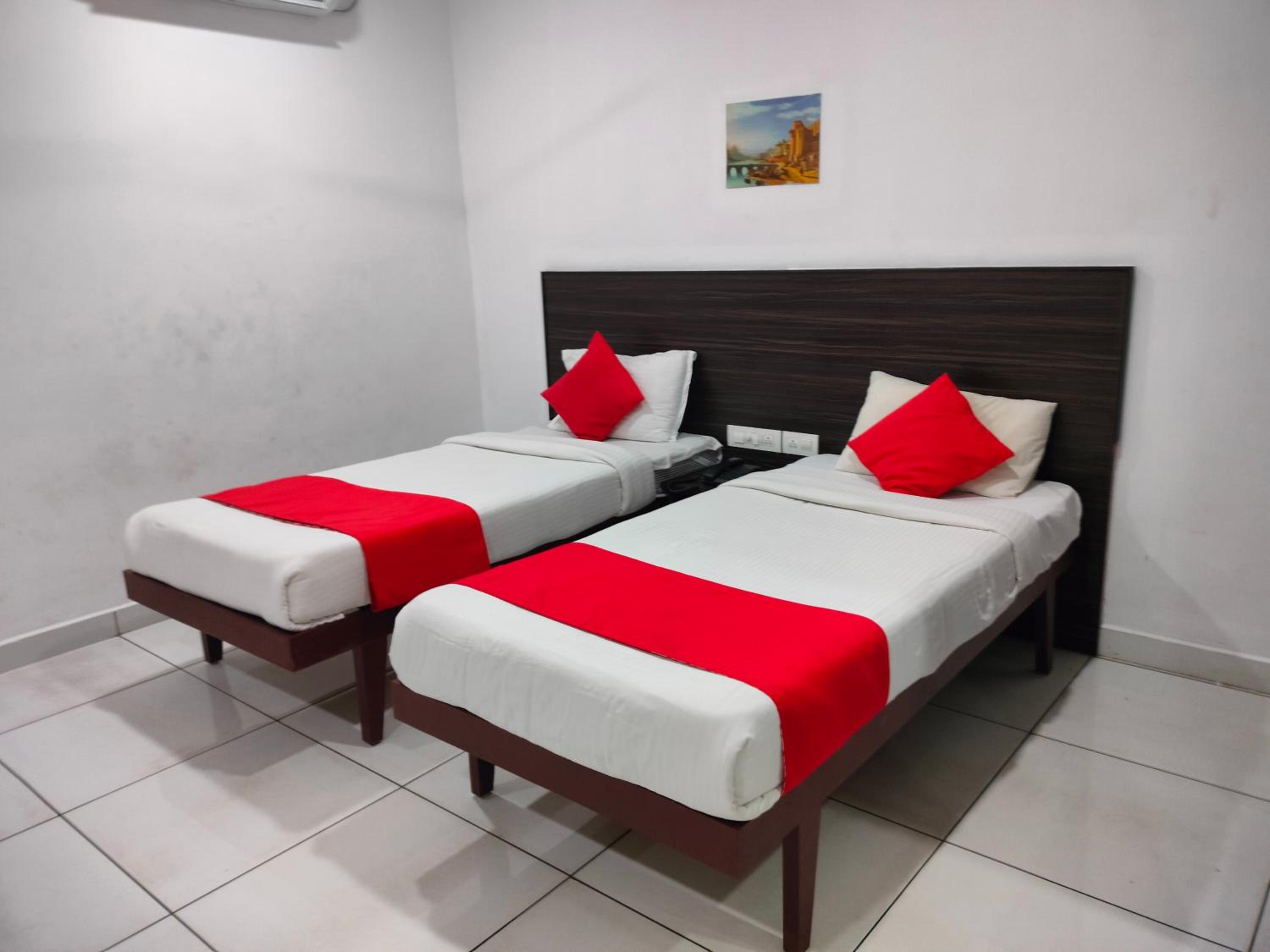 Deluxe Triple Room - Photo 14