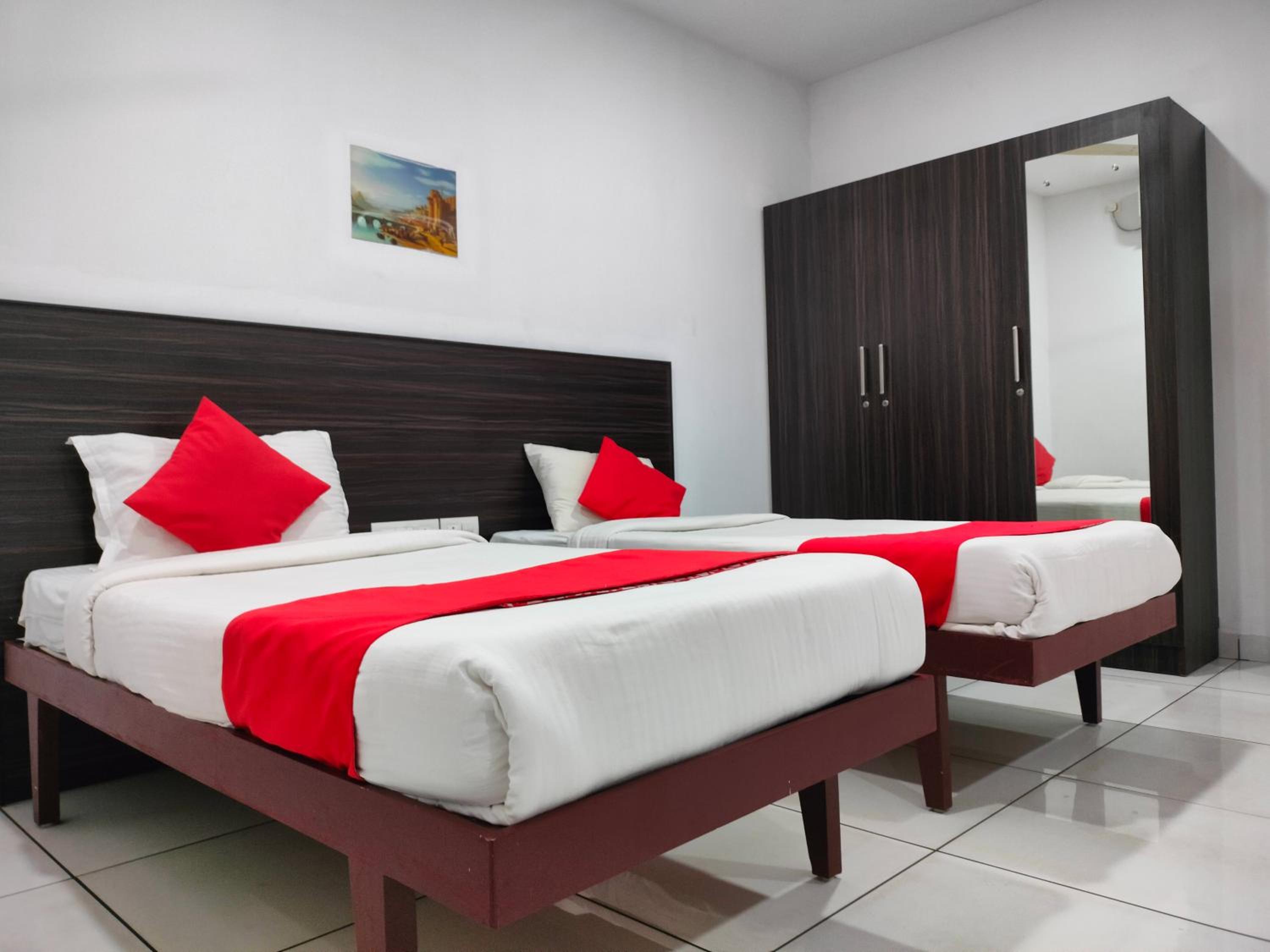 Deluxe Triple Room - Photo 1