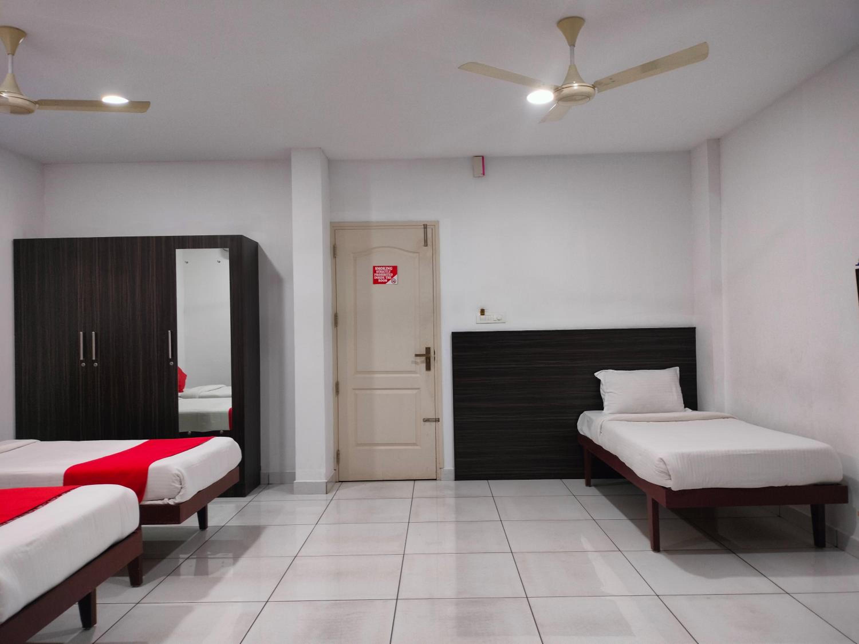 Deluxe Triple Room - Photo 4