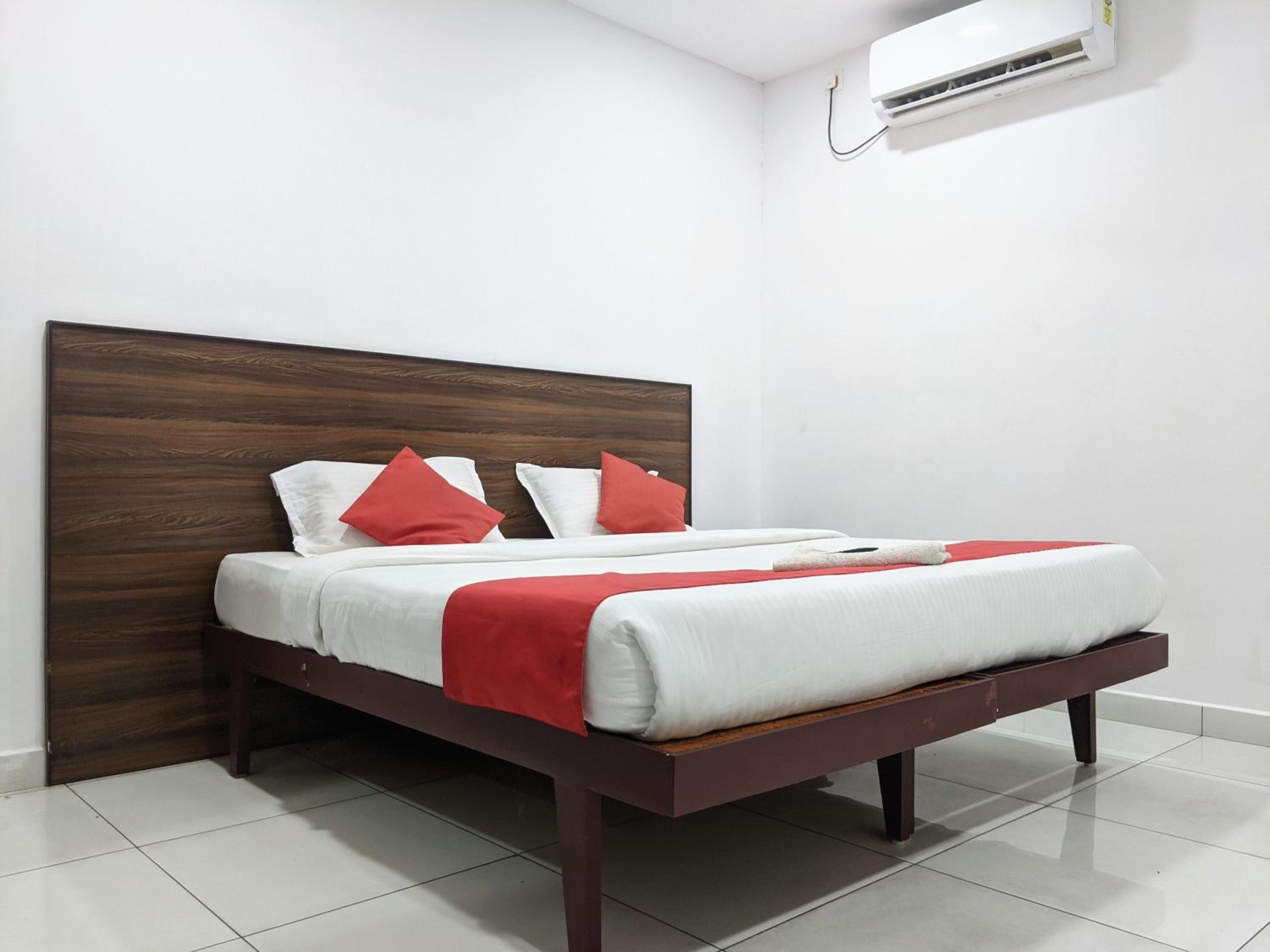 Standard Double Room - Photo 7