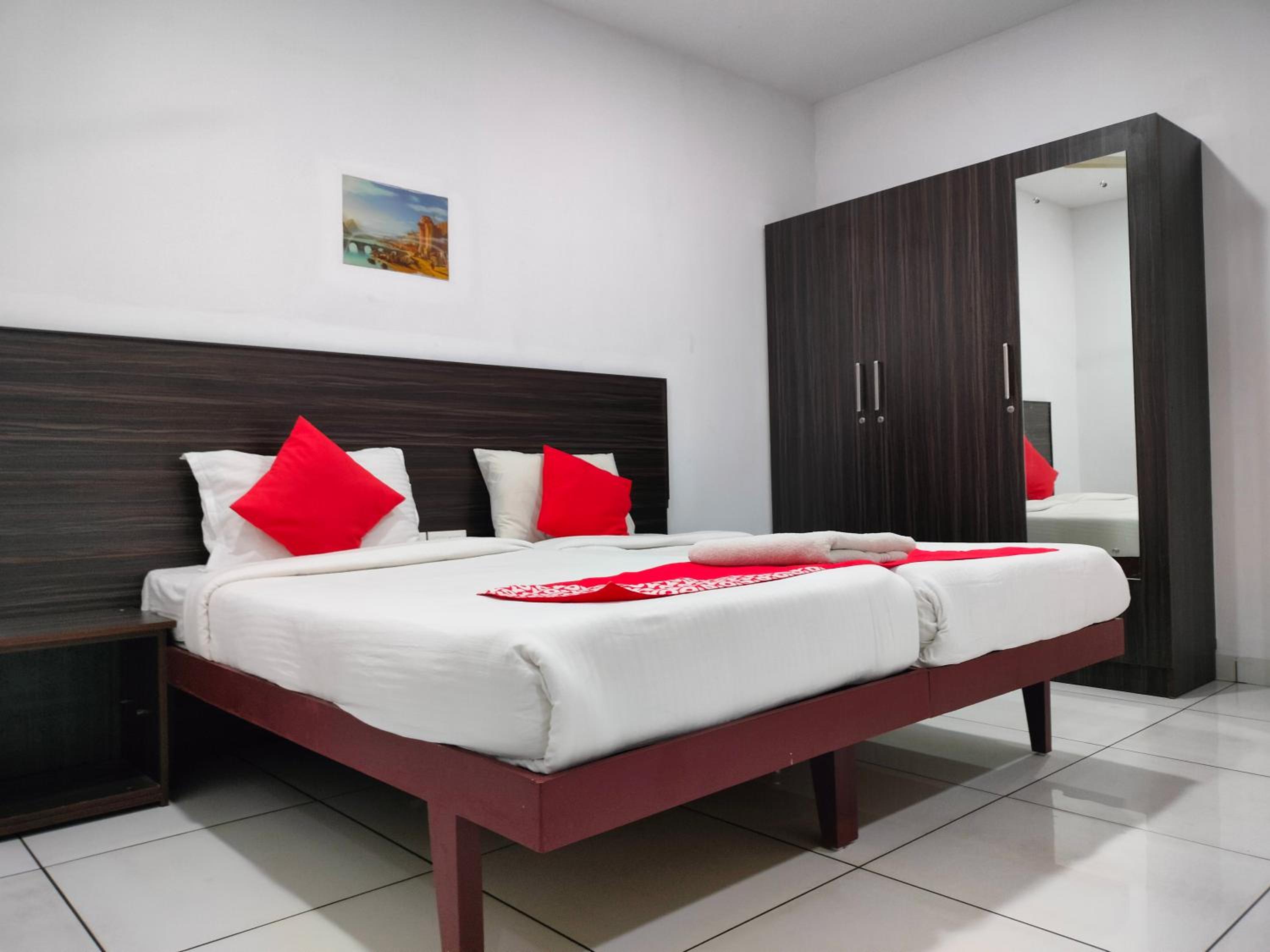Standard Twin Room - Photo 2