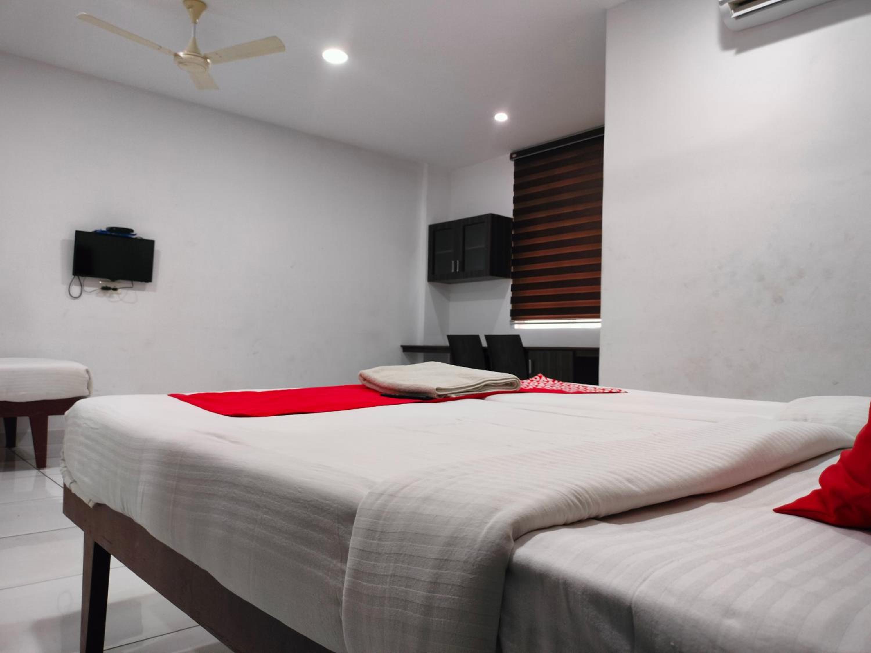 Standard Twin Room - Photo 5