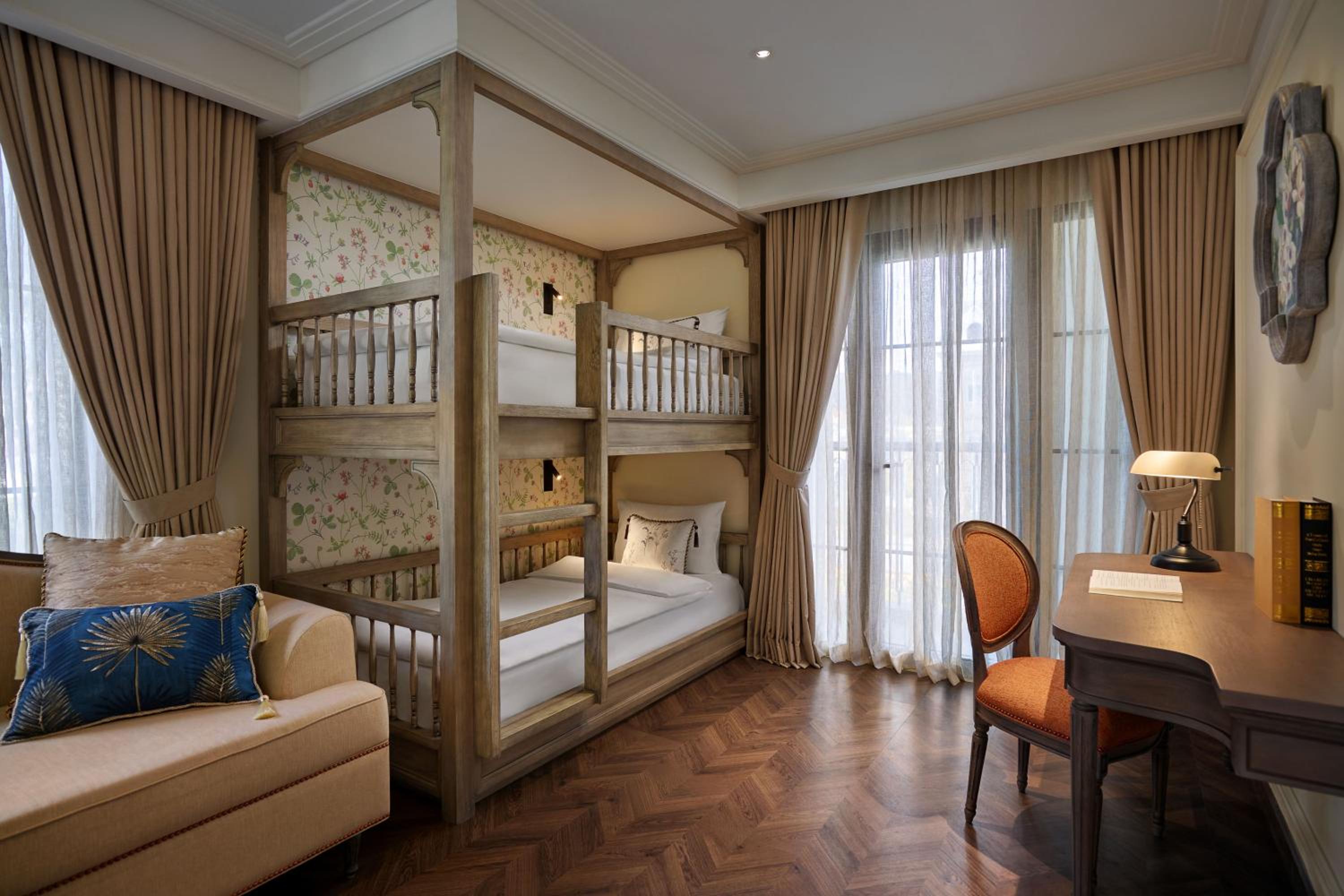 Family Premium Room - Photo 3