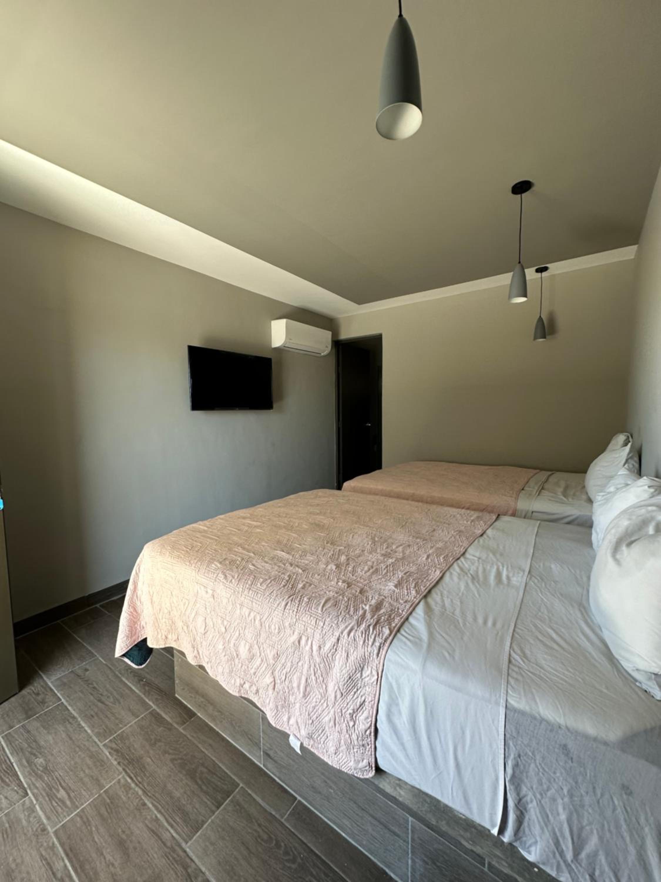 Double Room - Photo 2