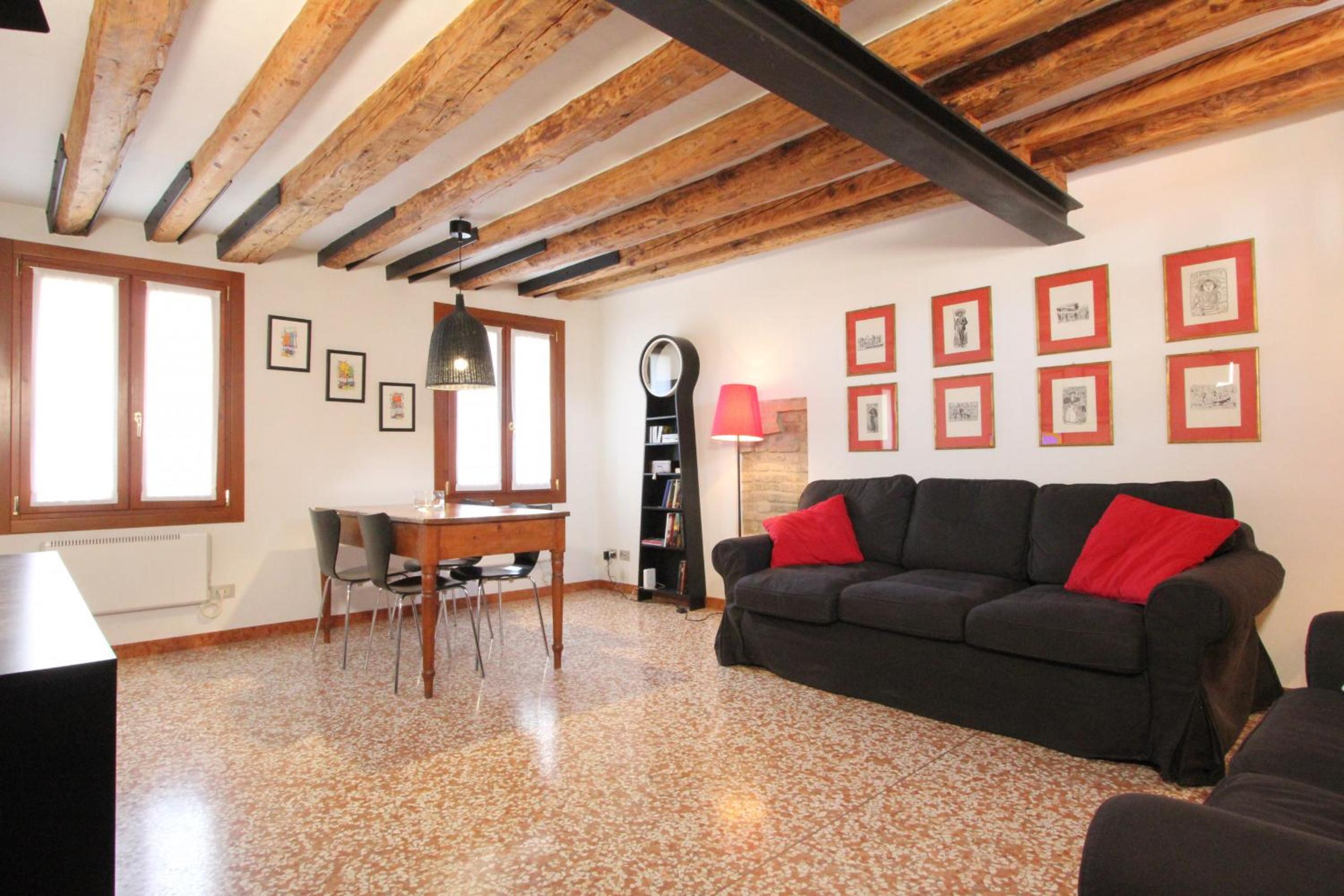 Giovanni - One-Bedroom Apartment photo 1