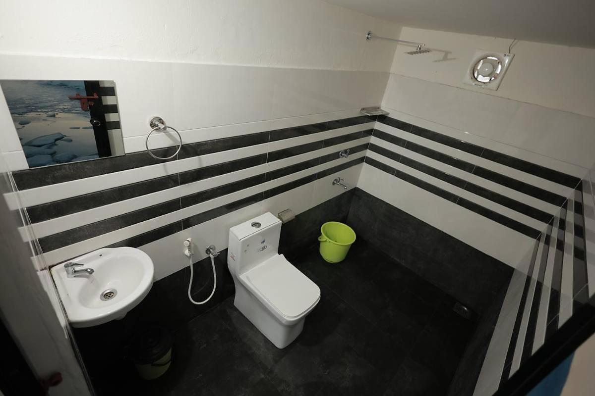 Budget Double Room photo 3