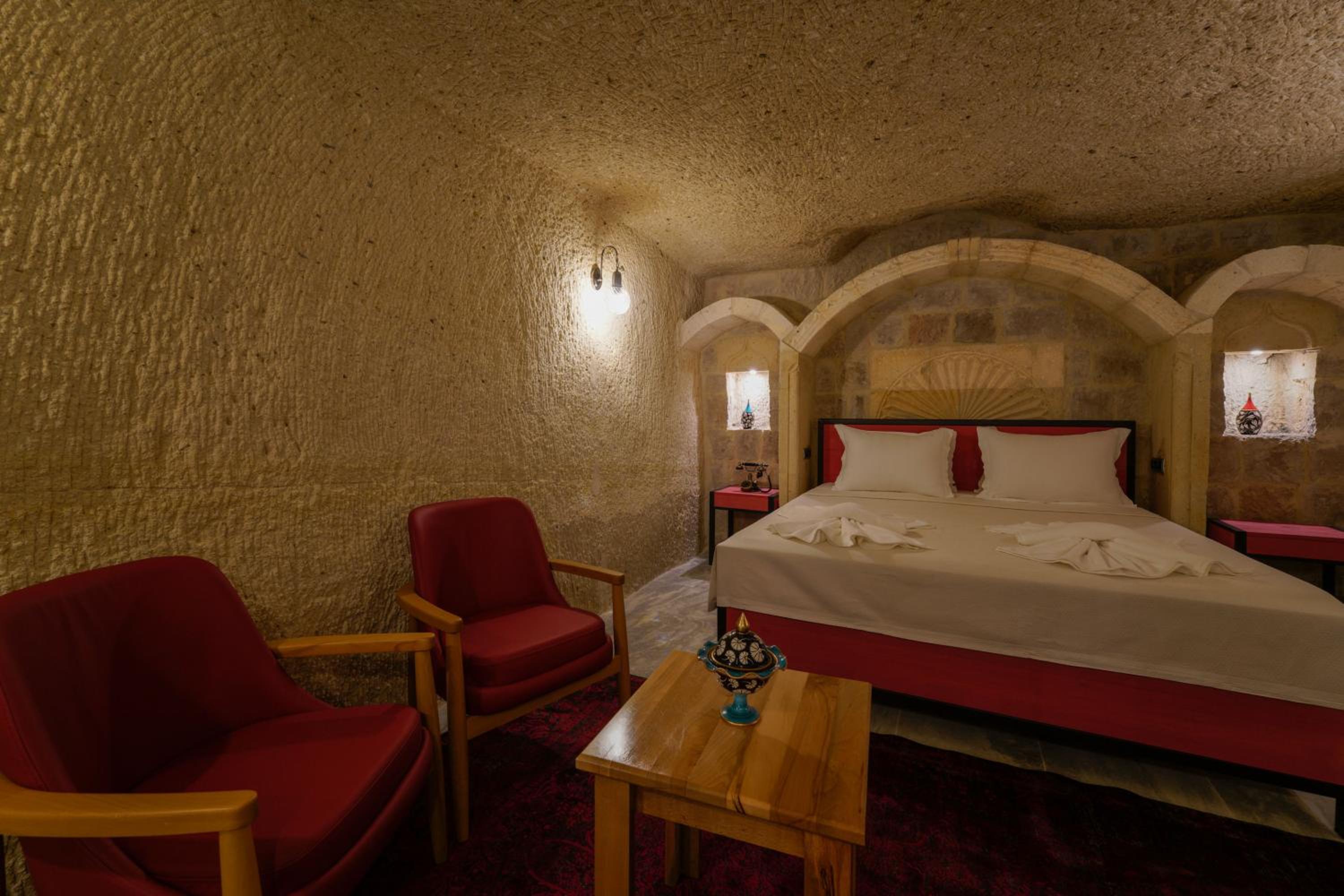 Superior Suite - Photo 10
