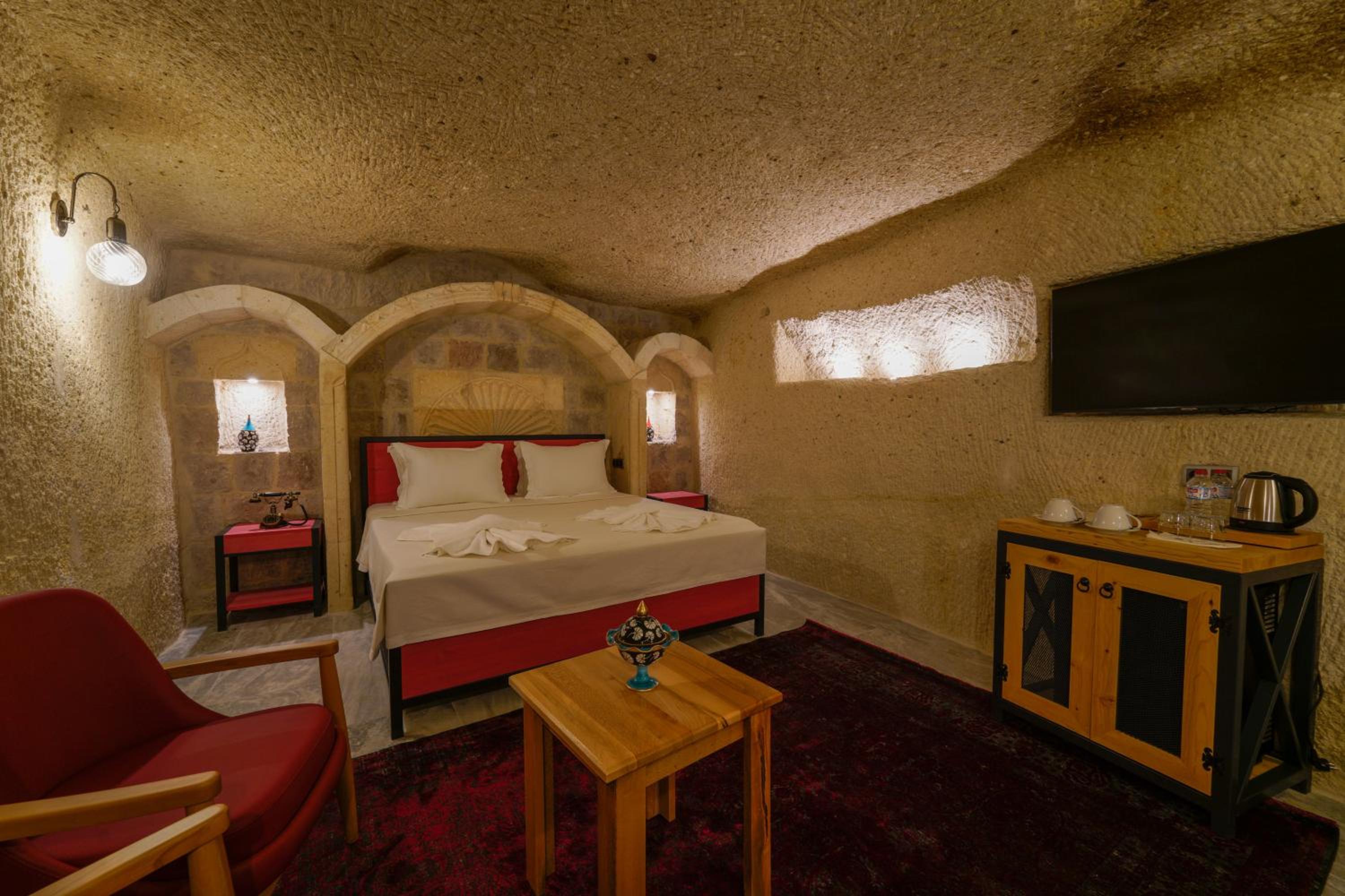 Superior Suite - Photo 6
