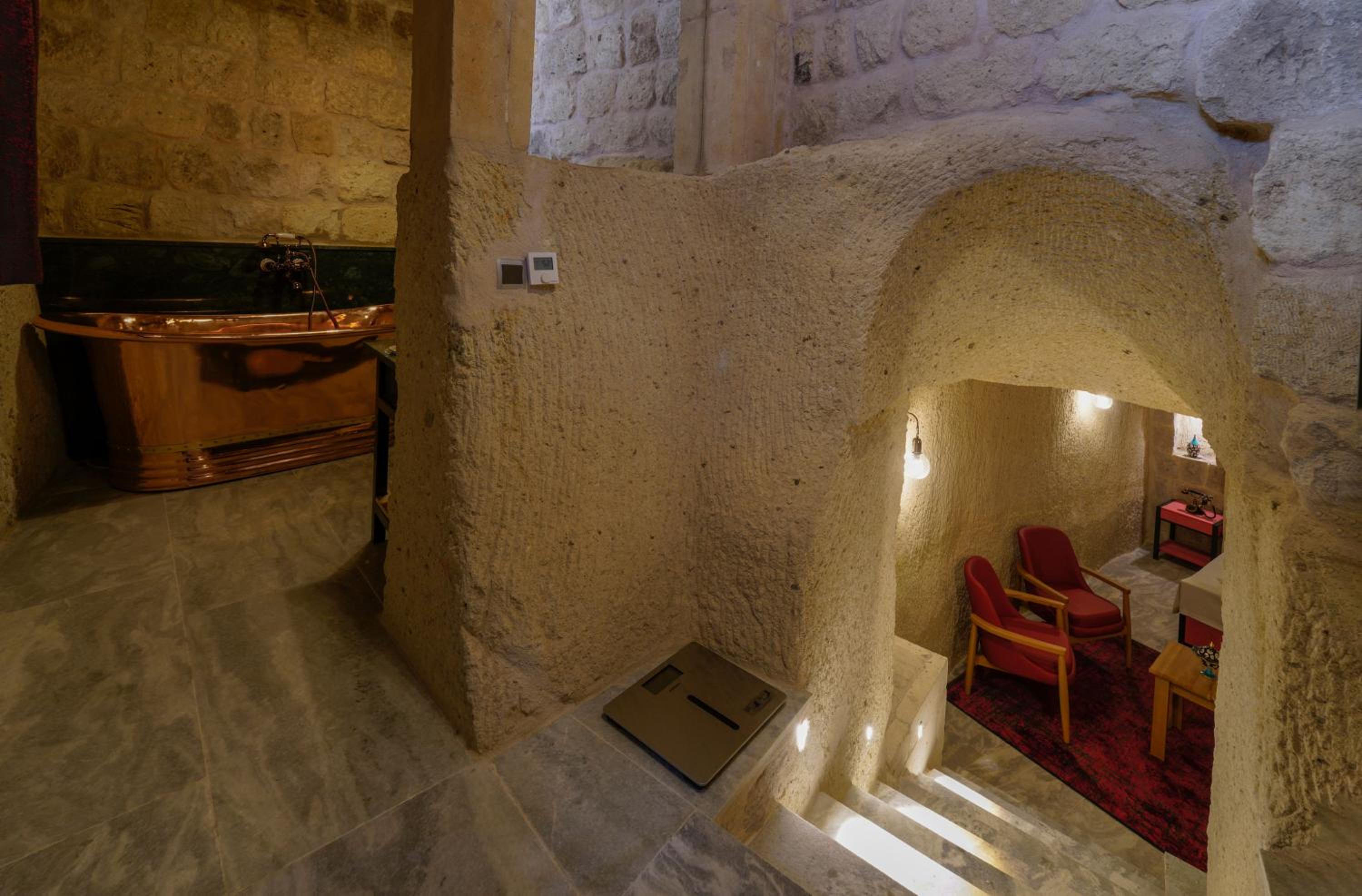 Superior Suite - Photo 2