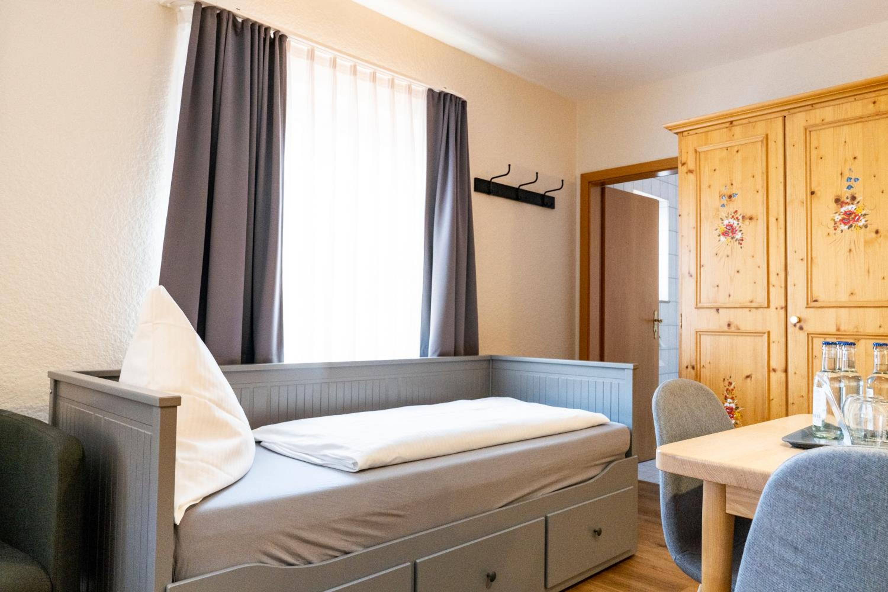 Classic Quadruple Room - Photo 2
