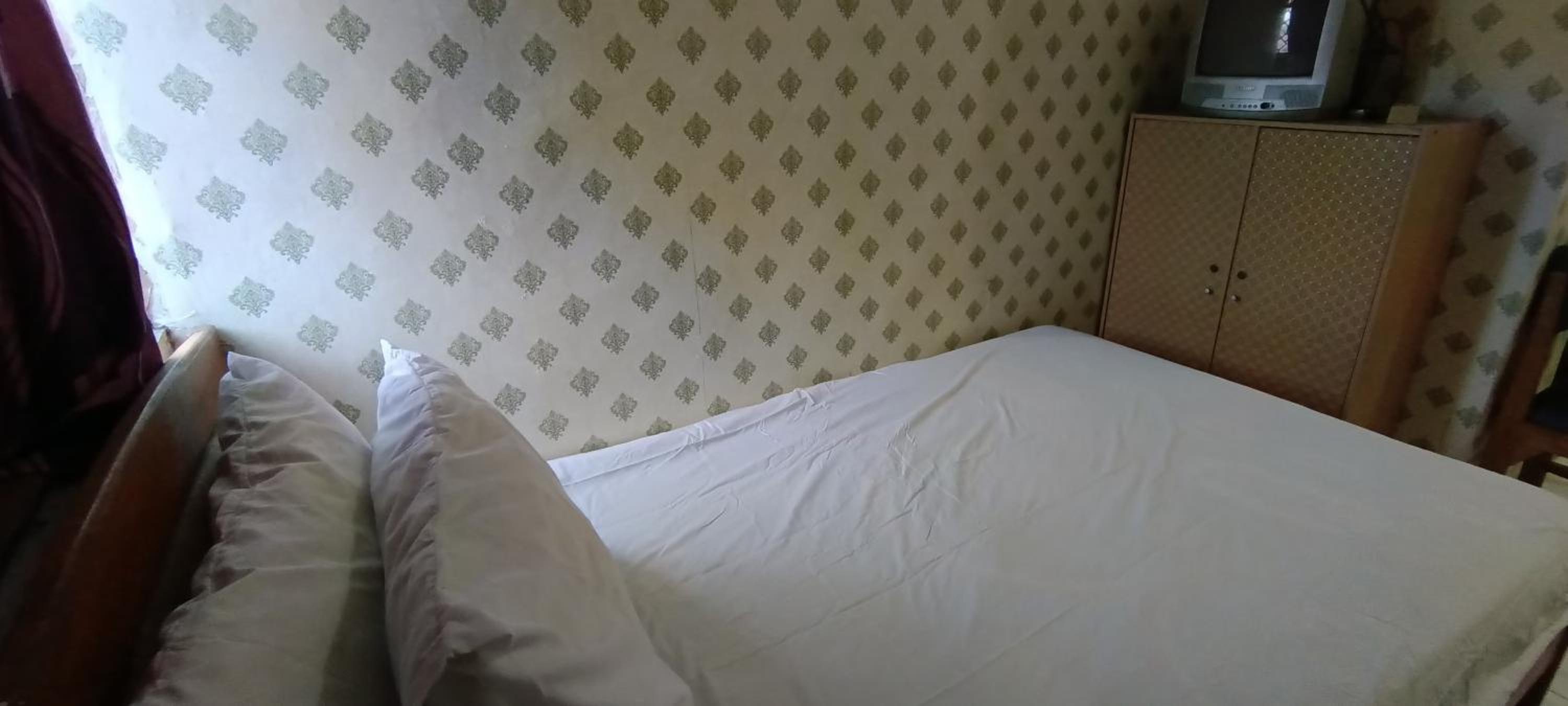 Small Single Room photo 3