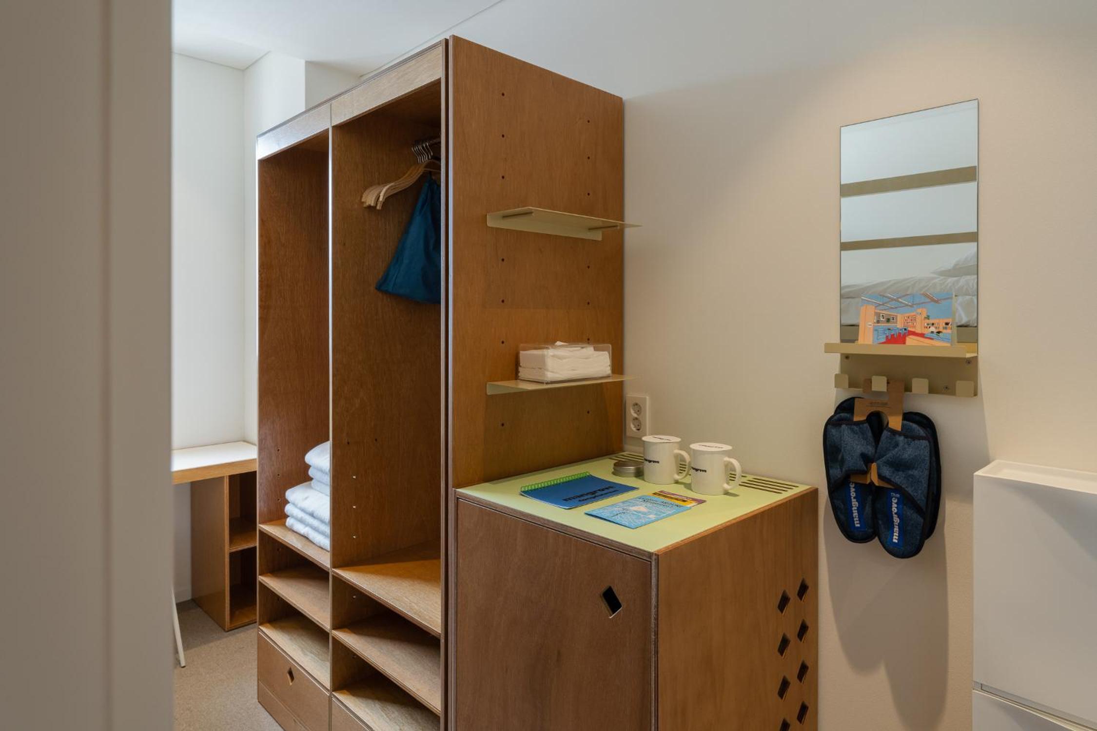 Budget Twin Room - Photo 2