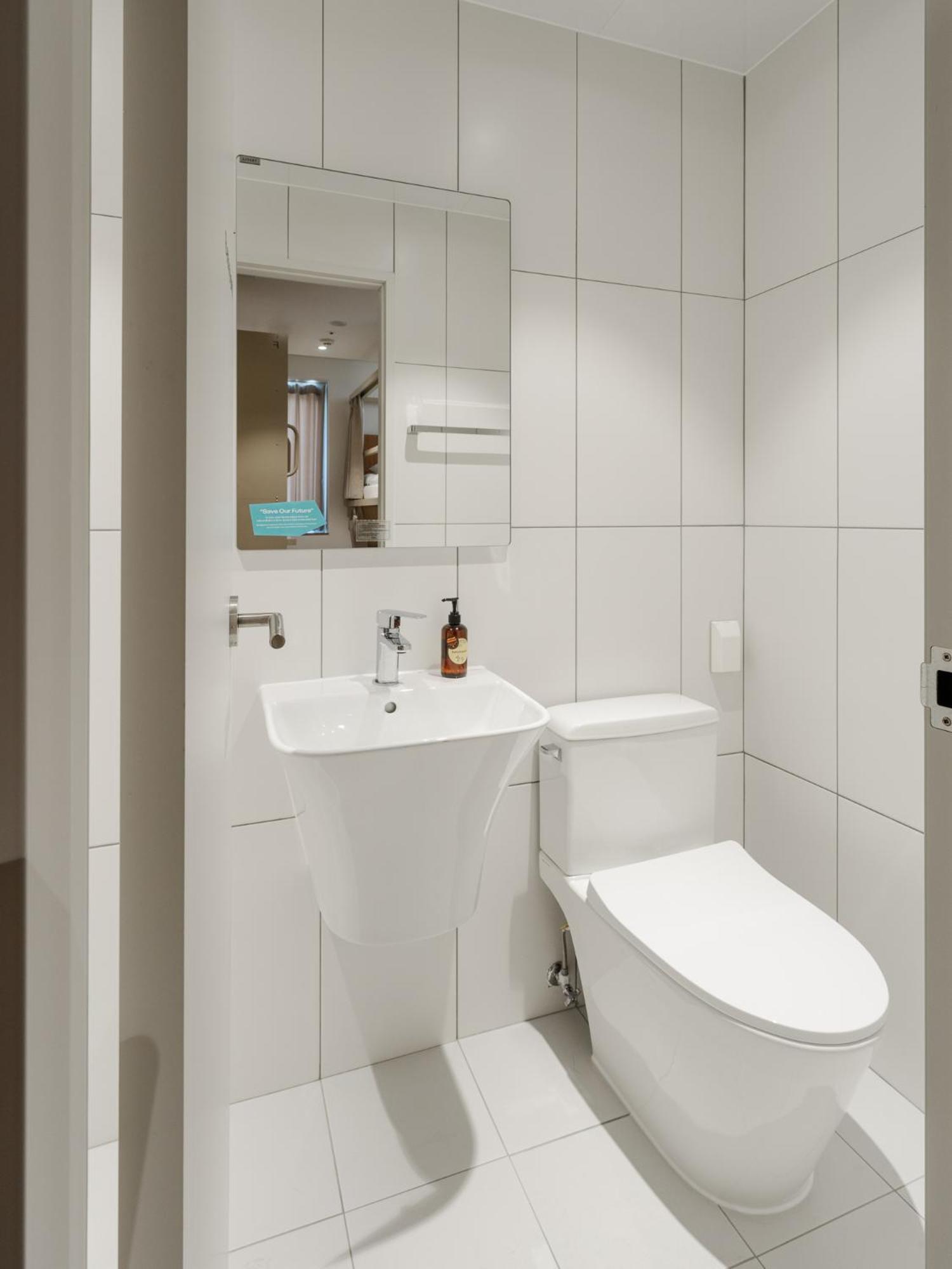 Budget Twin Room - Photo 6