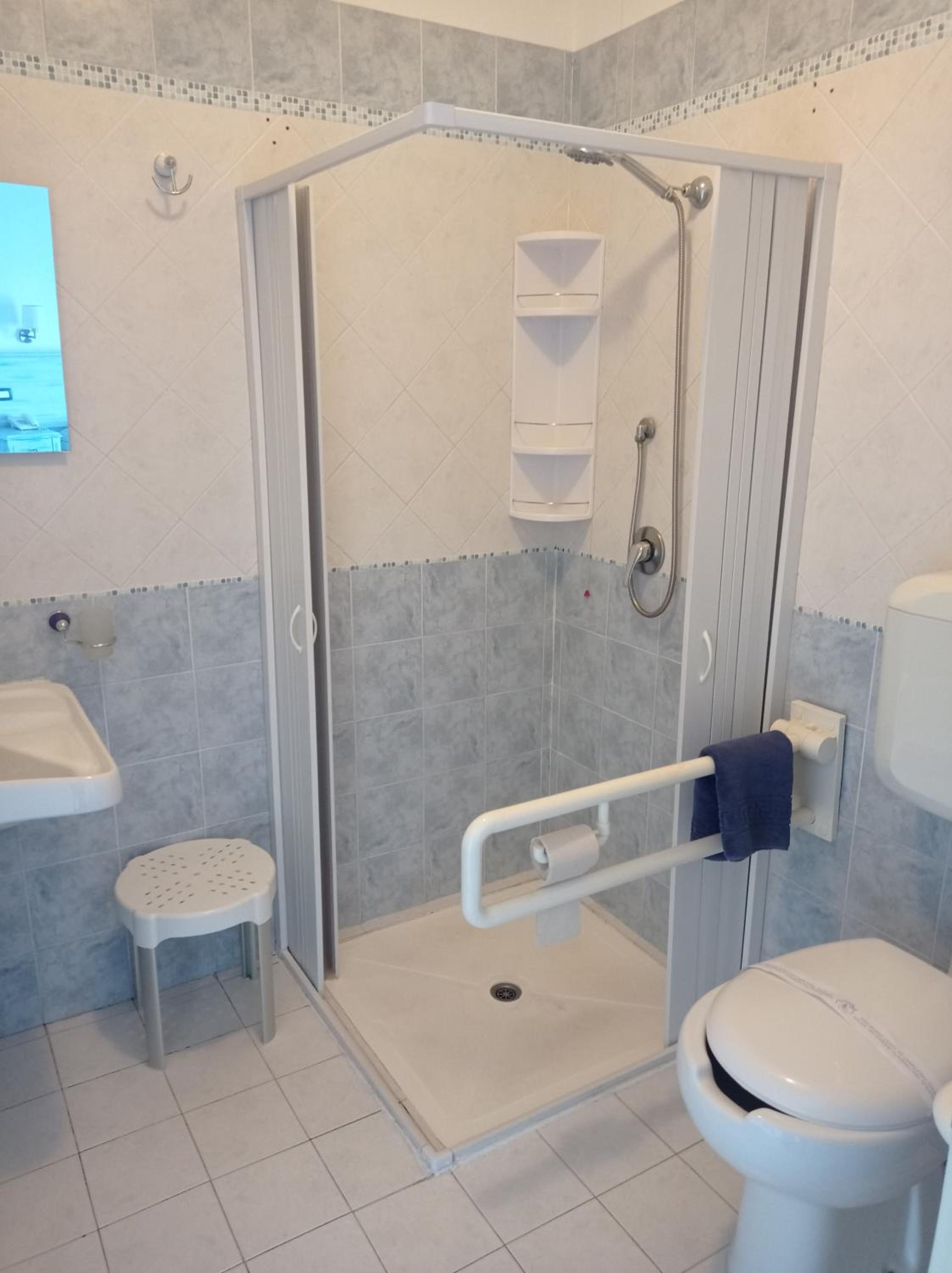 Blue Moon Hotel, Billede 5