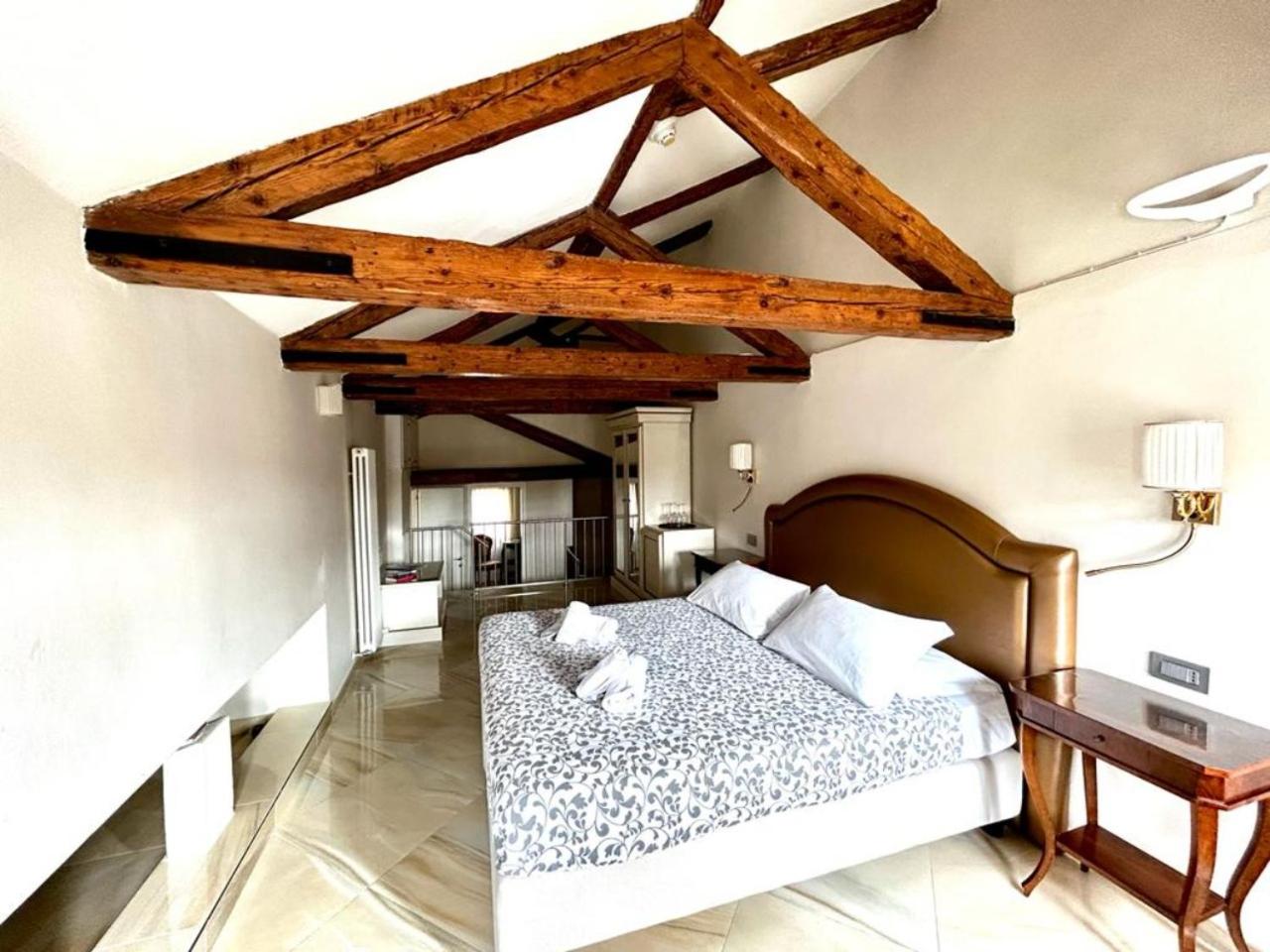 Suite with Canal View photo 1