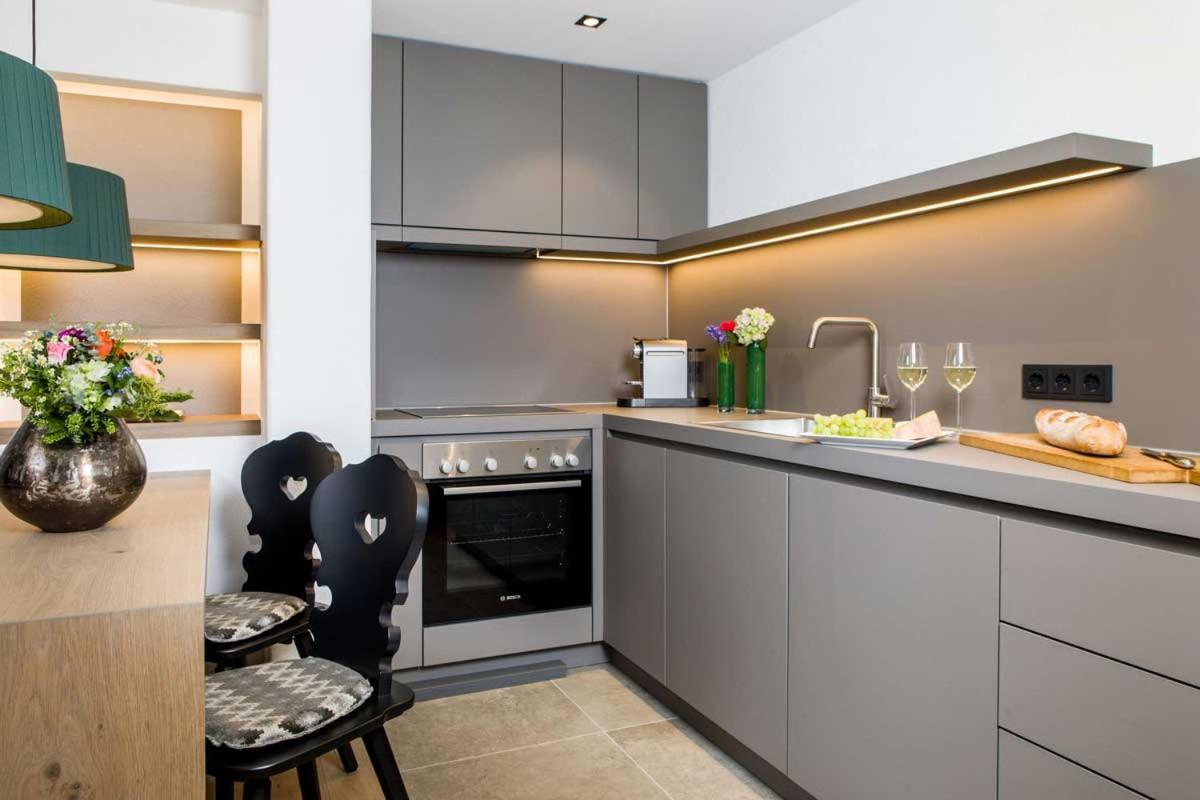 One-Bedroom Apartment with Balcony photo 2