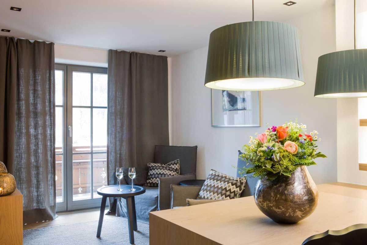 One-Bedroom Apartment with Balcony photo 1