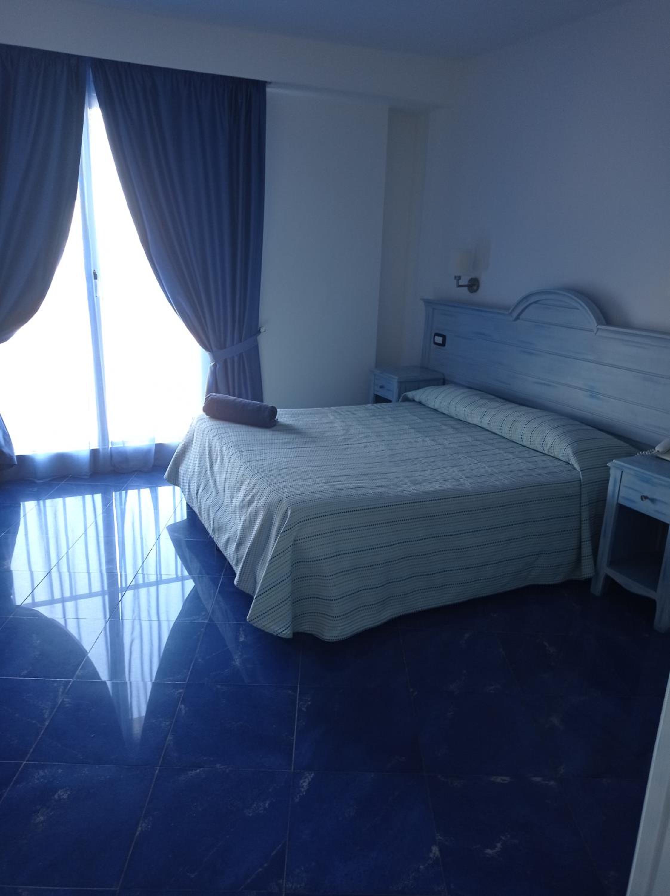 Blue Moon Hotel, Billede 4