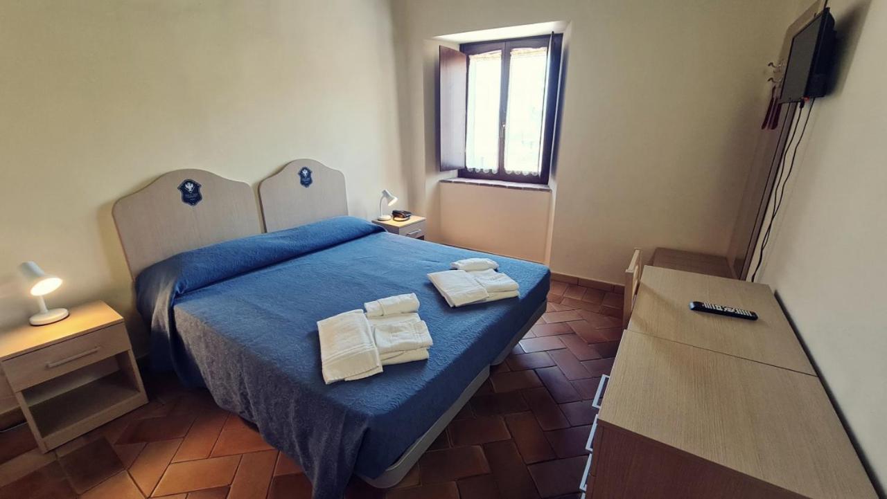 Standard Double Room - Photo 4