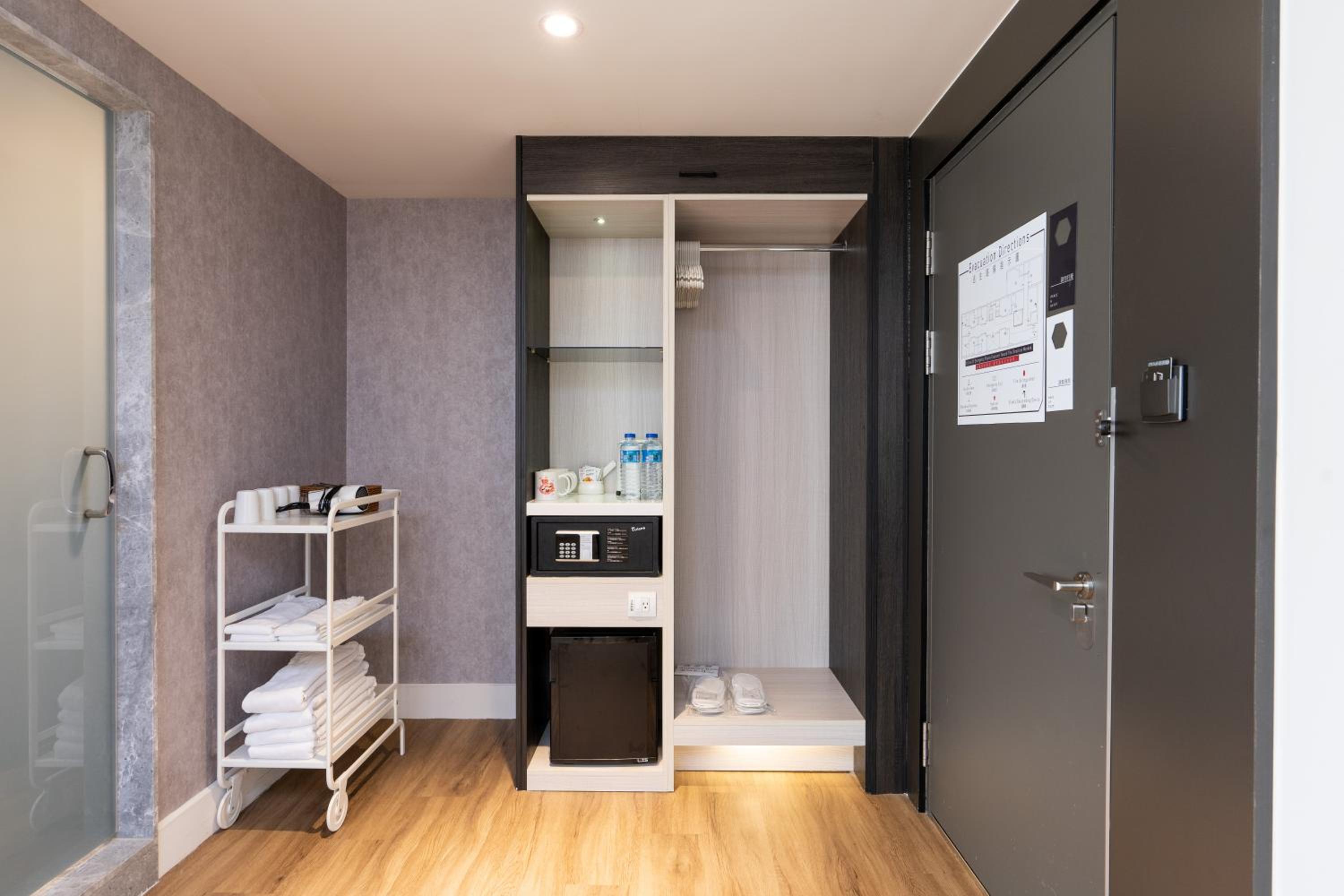 Superior Quadruple Room photo 2