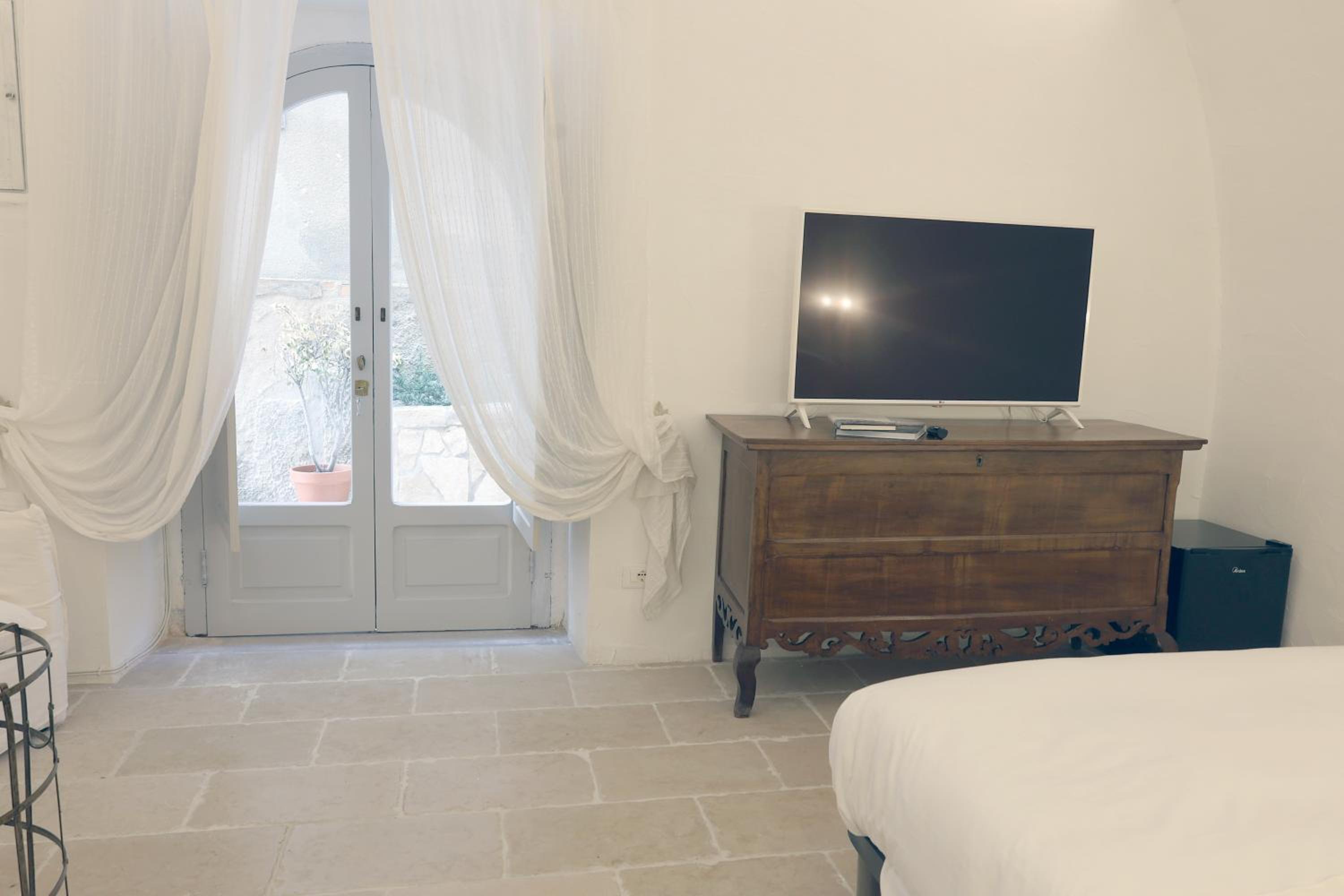 Large Double Room photo 2