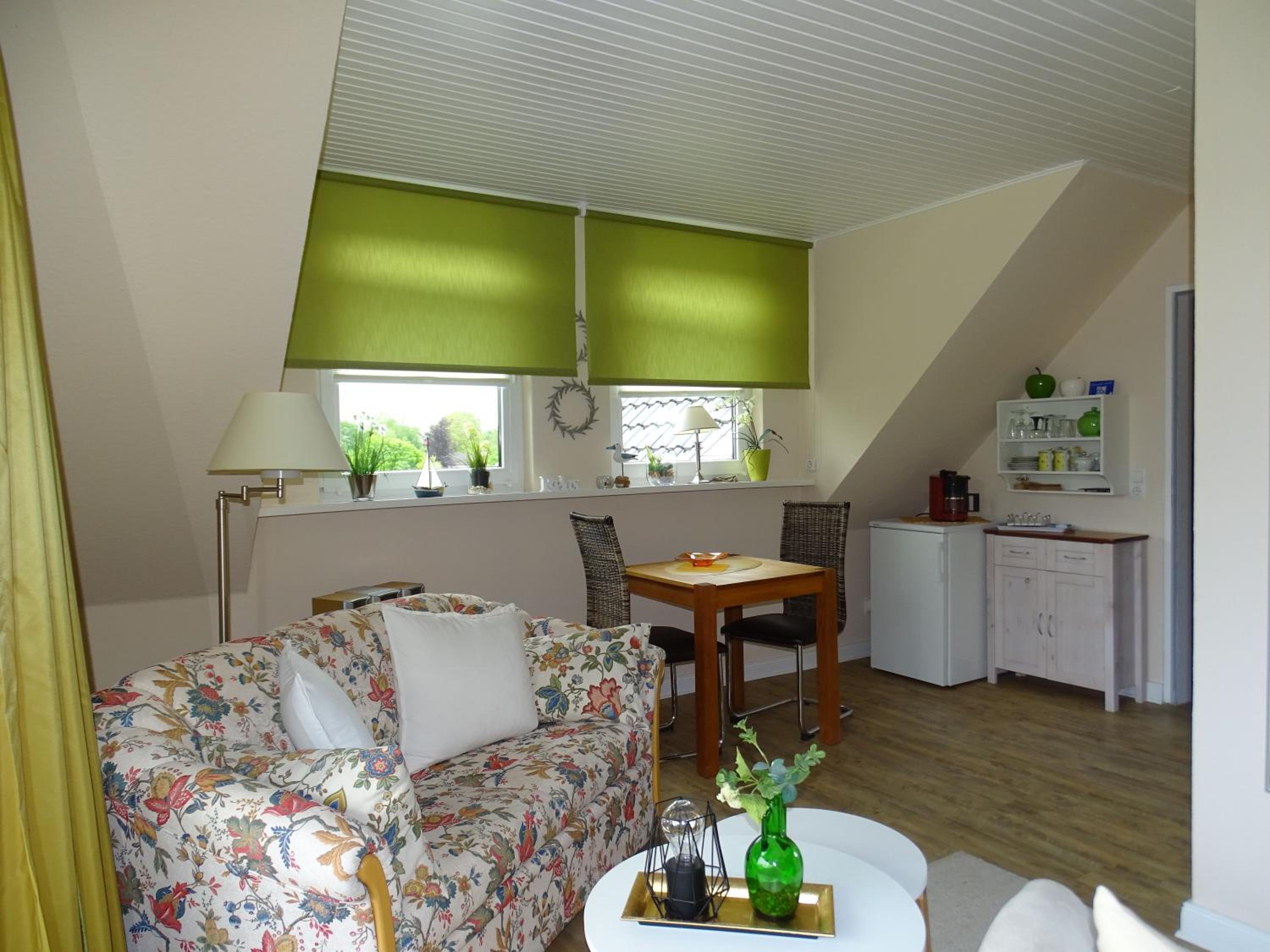 One-Bedroom Apartment with Balcony photo 2