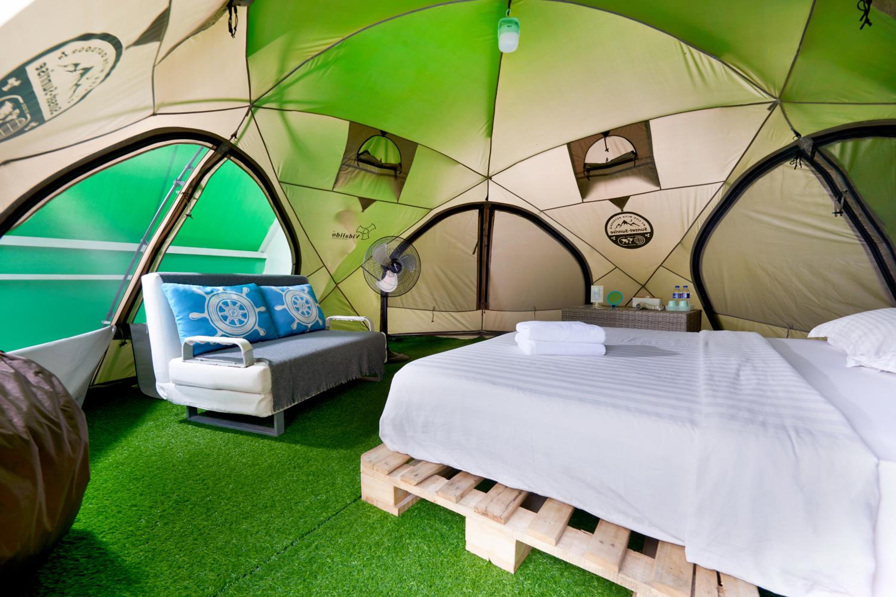 Bell Tent photo 3