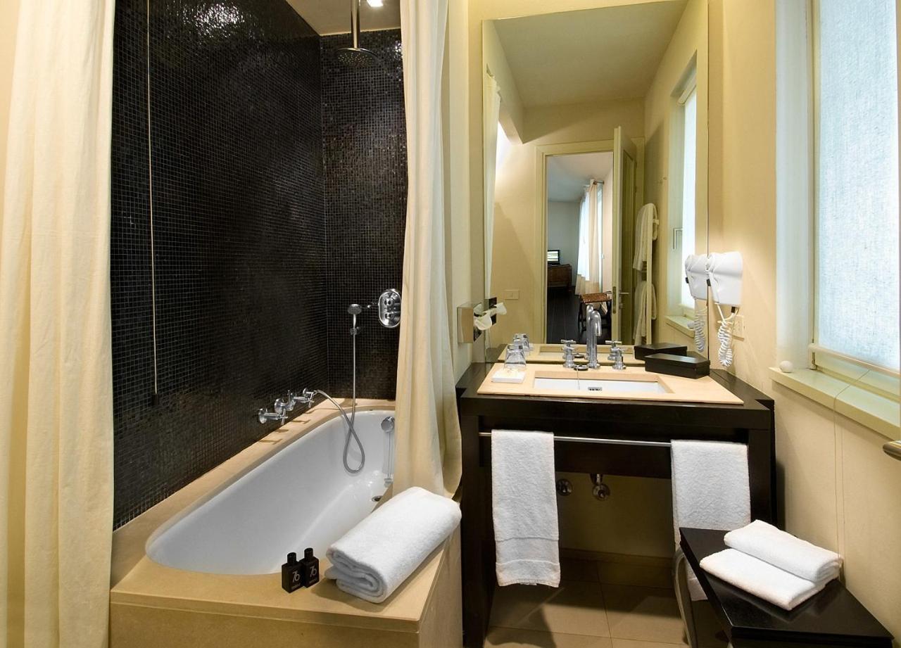 Superior Double Room with Sea View - Photo 10