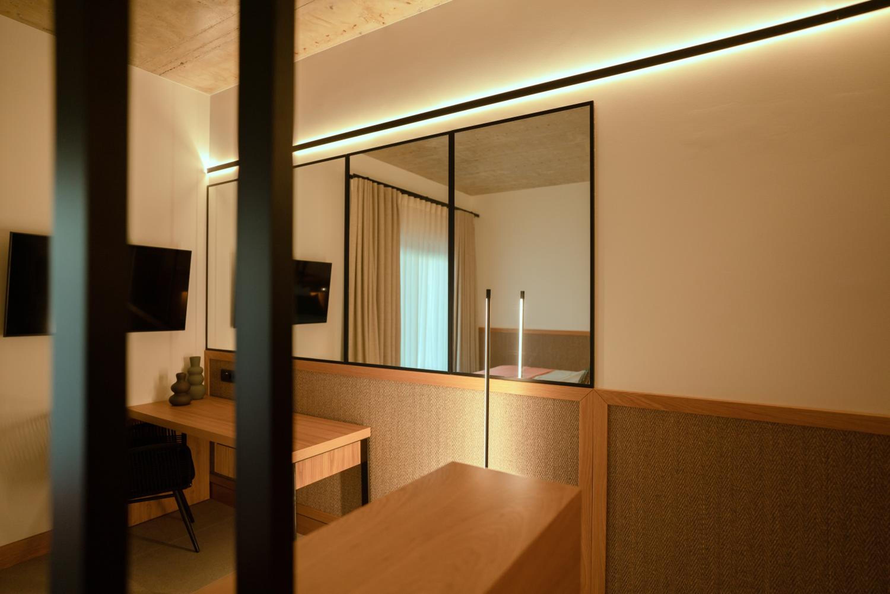 Junior Suite with Veranda and Garden View photo 3