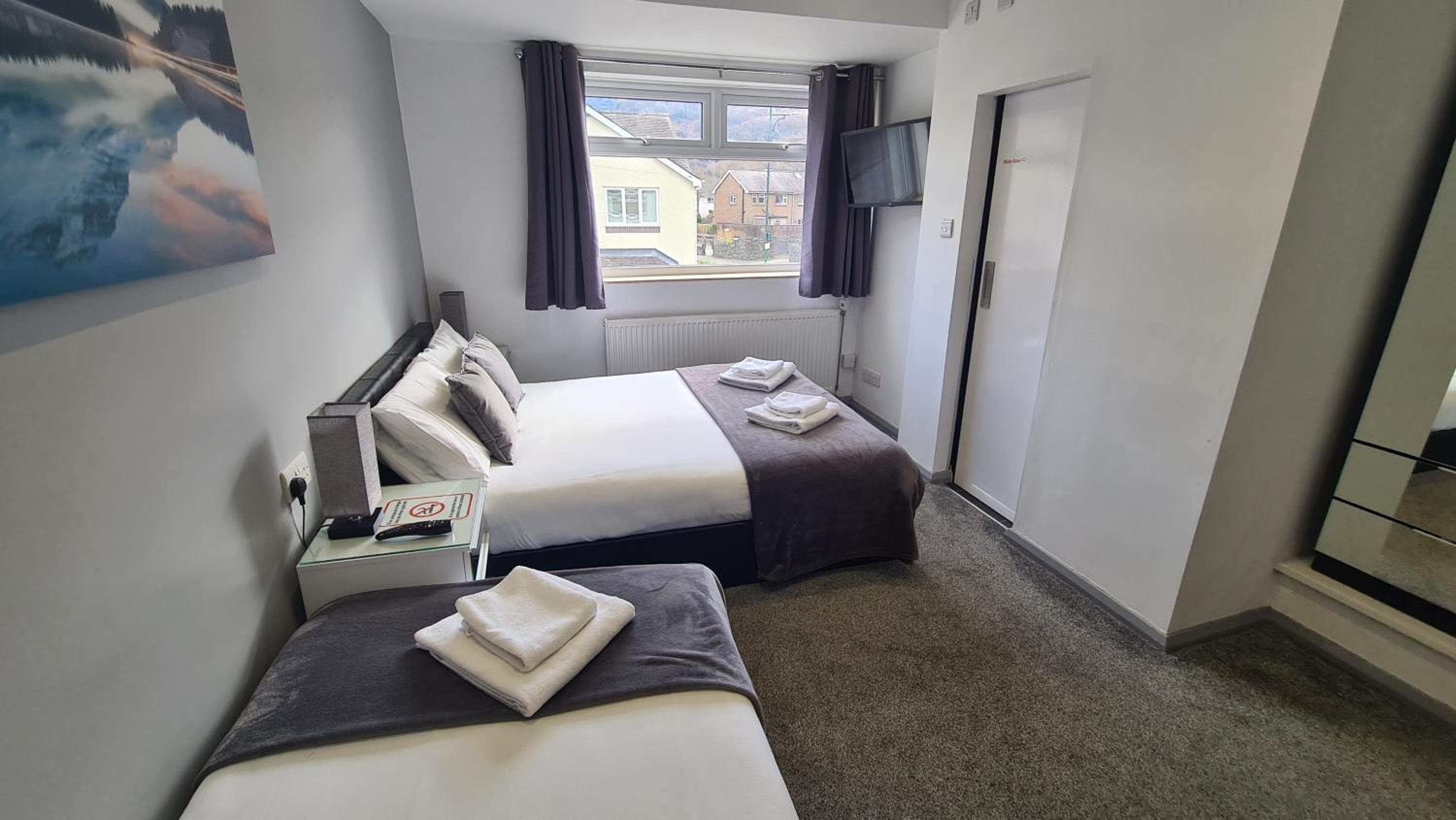 Double Room with Extra Bed photo 3