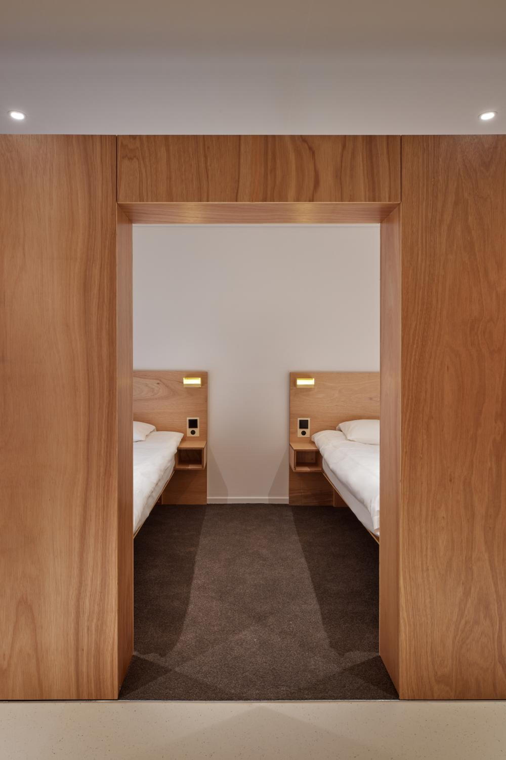 Large Twin Room - Photo 1