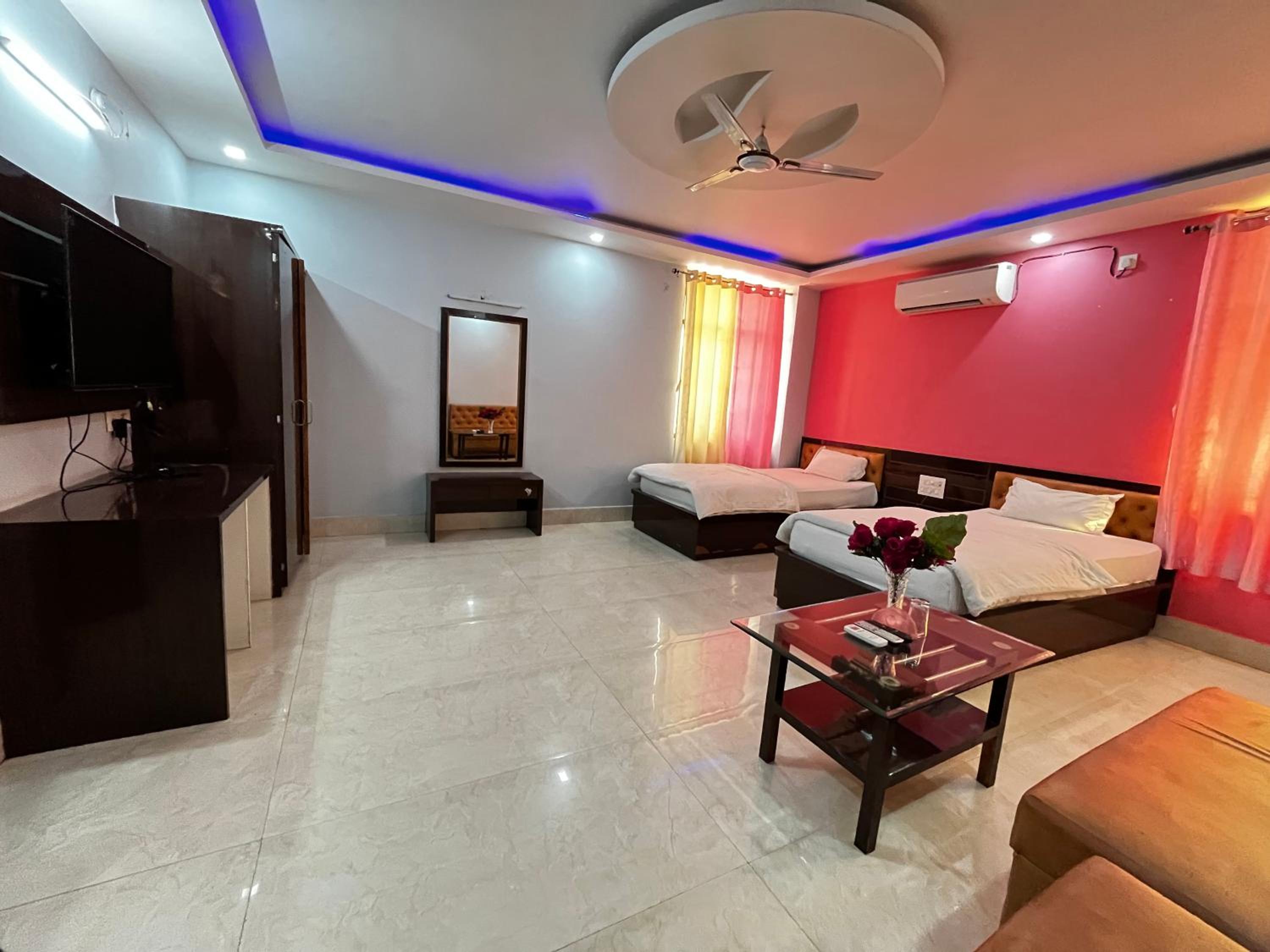 Super Deluxe Room - Photo 2