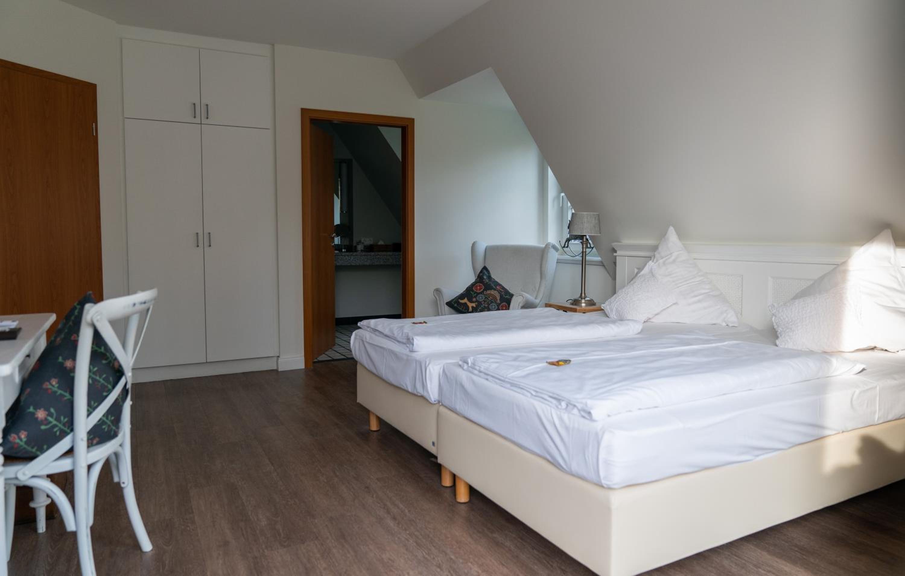 Double Room - Photo 4