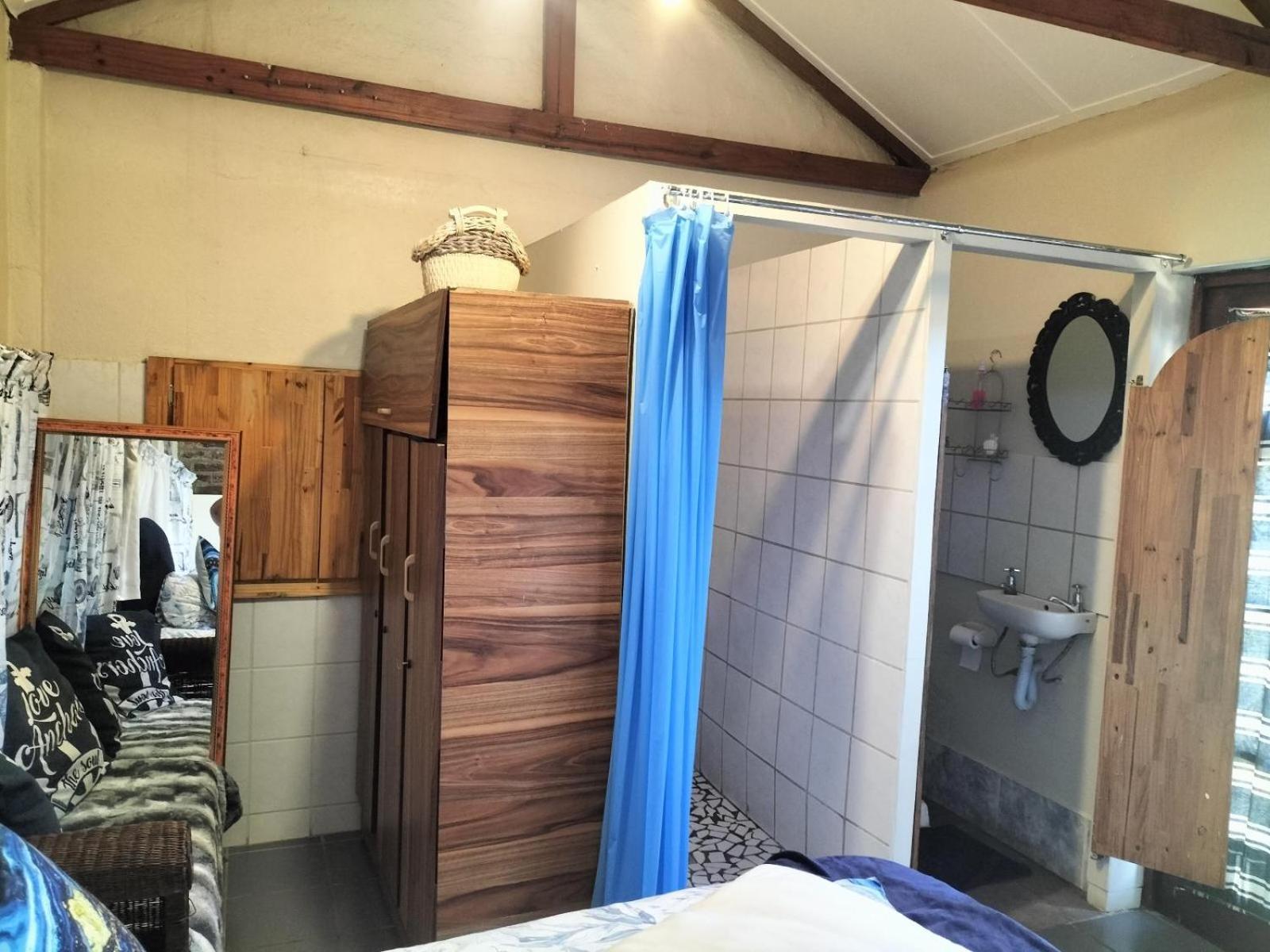 Standard Twin Room - Photo 3